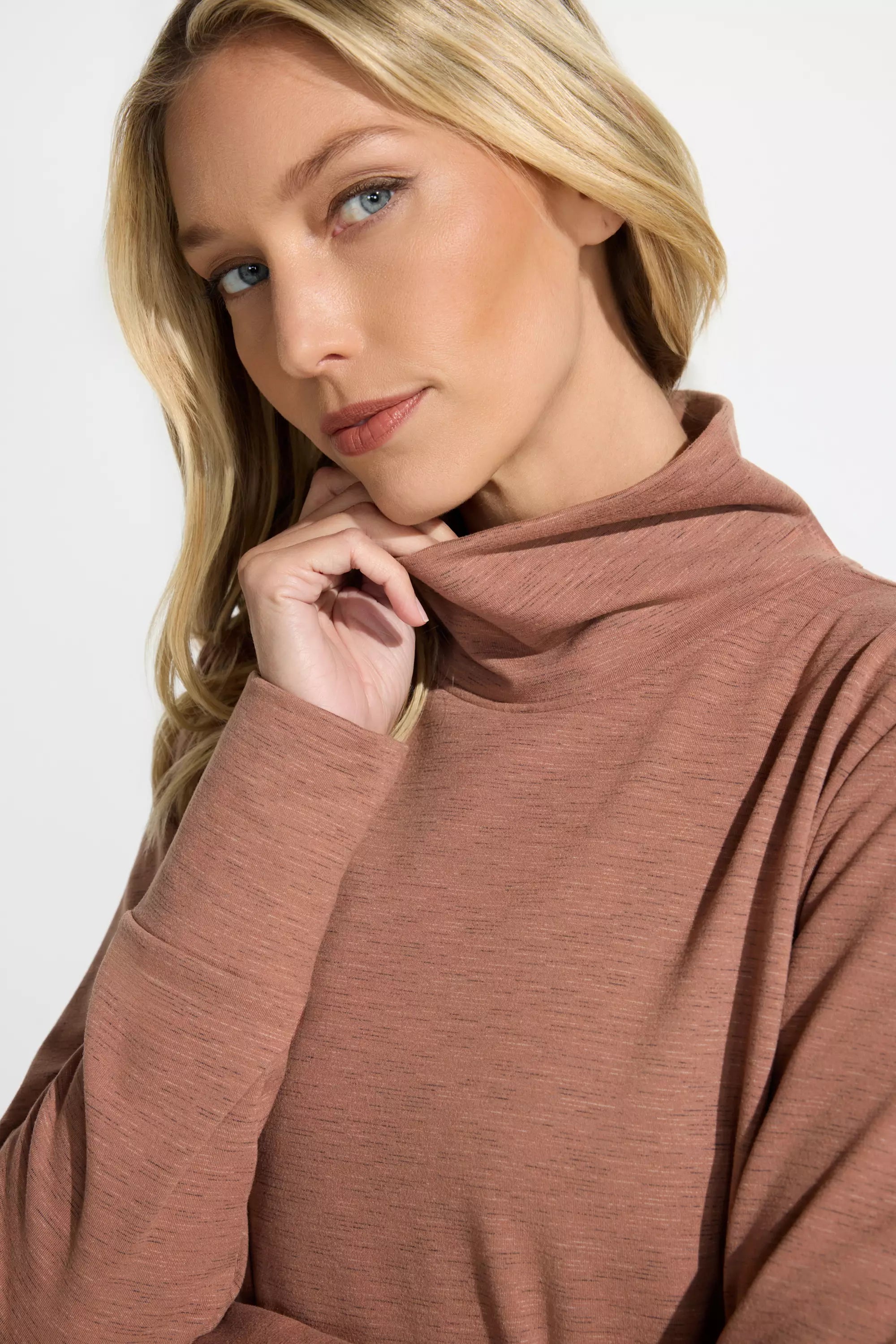 Women’s Space Dye Pullover Top - Brown Combo