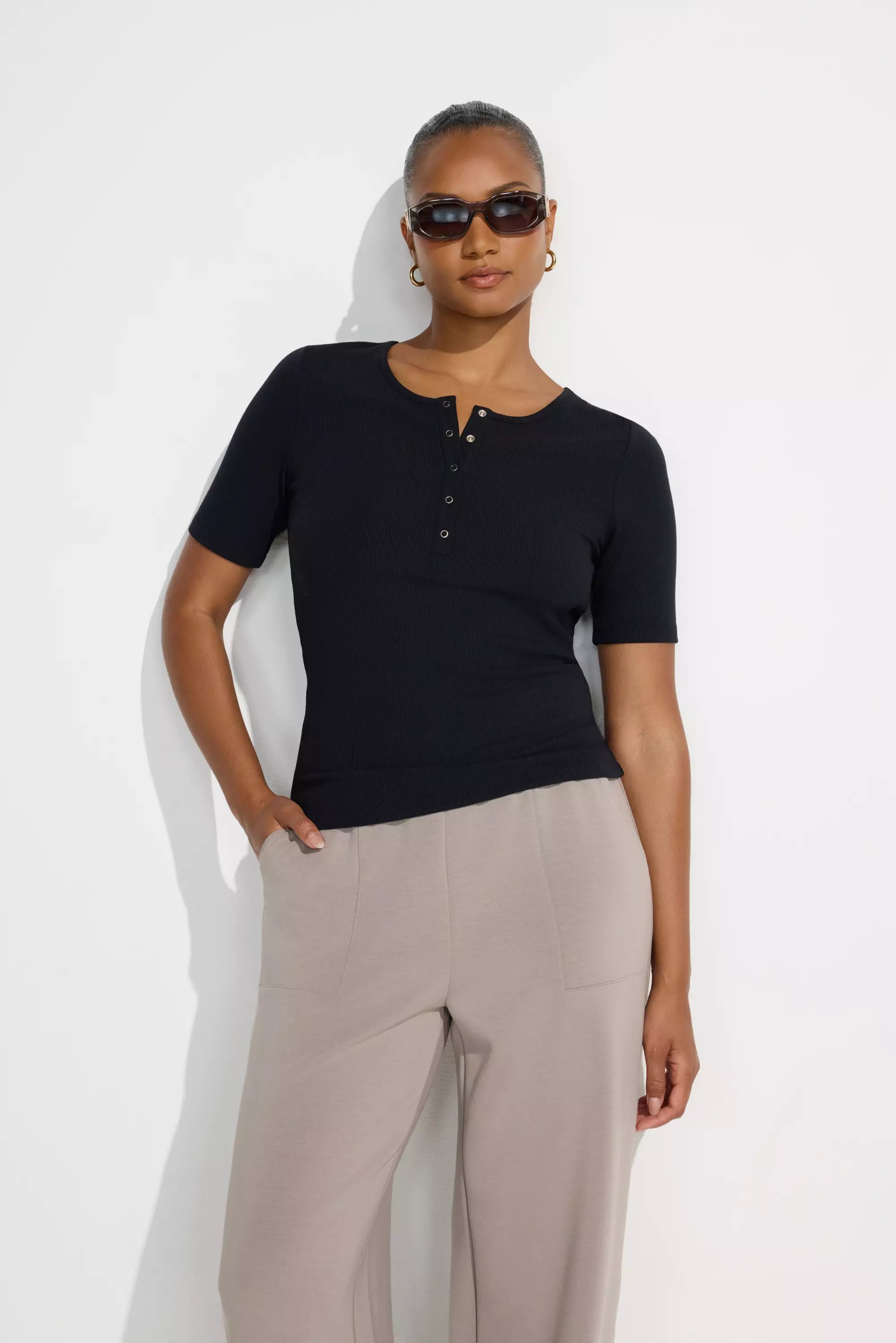 Women’s Short Sleeve Tee - Black