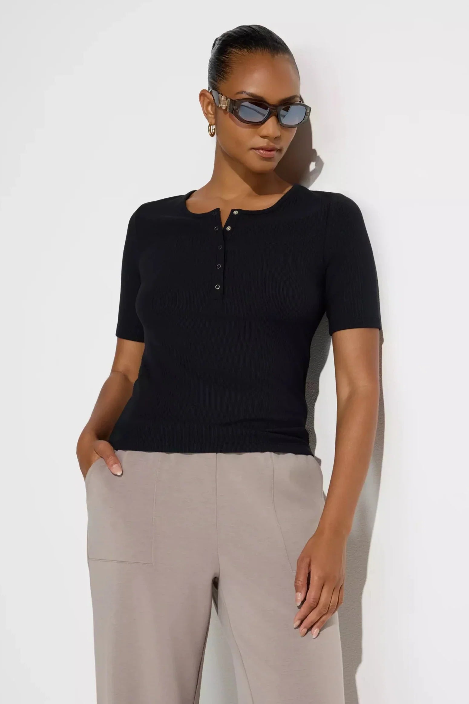 Women’s Short Sleeve Tee - Black