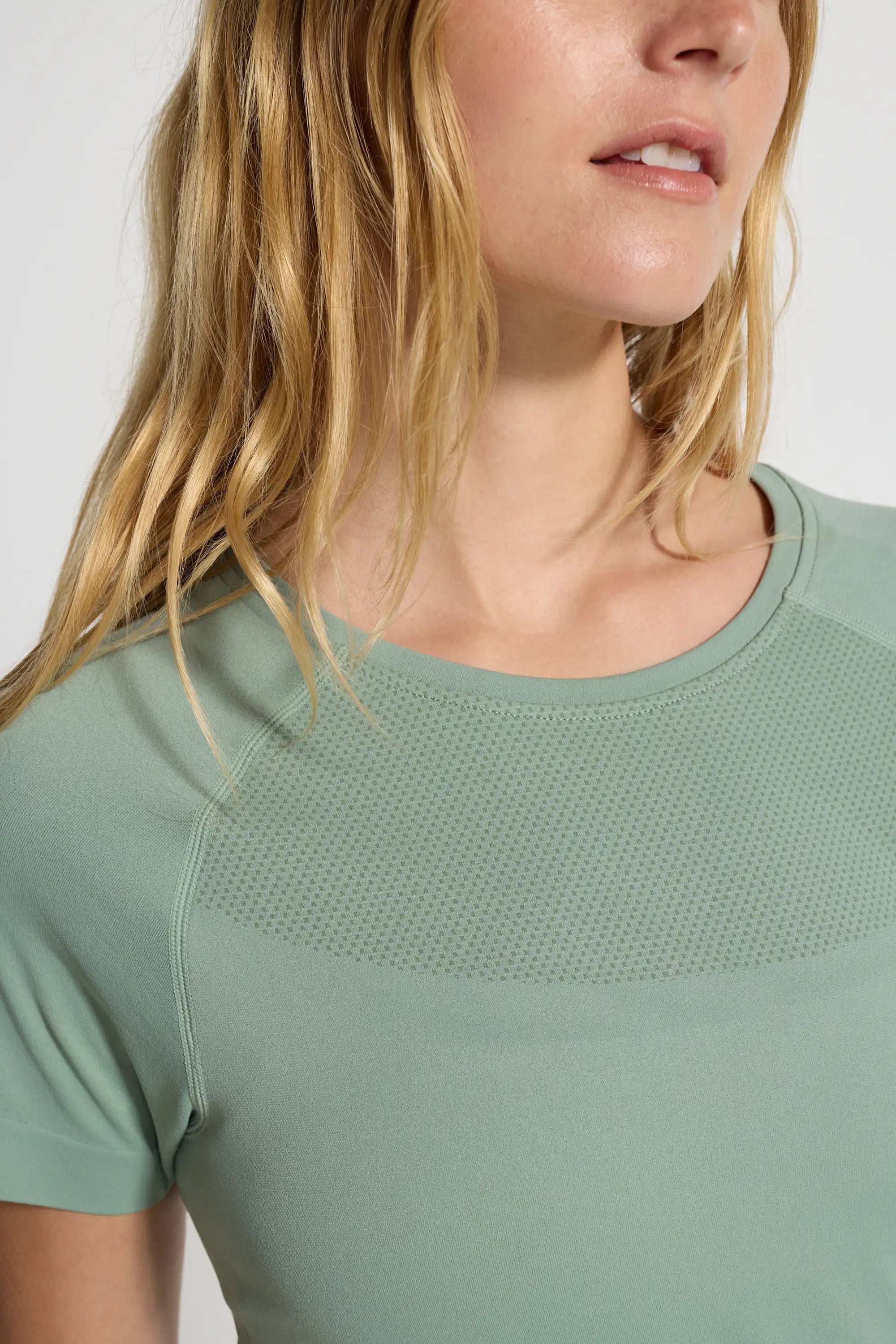 Women's Seamless Short Sleeve Tee - Green