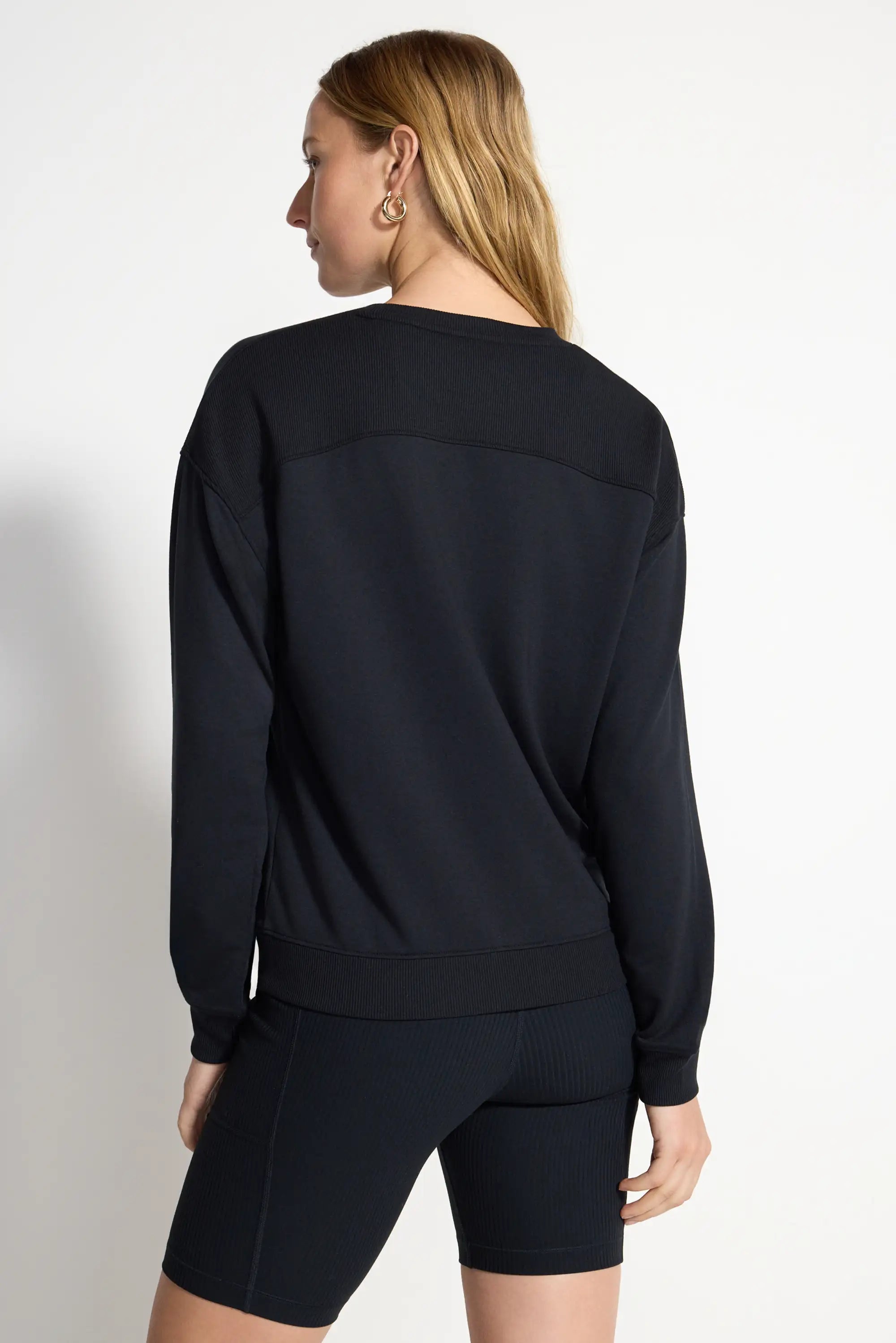 Women's Pullover Top - Black