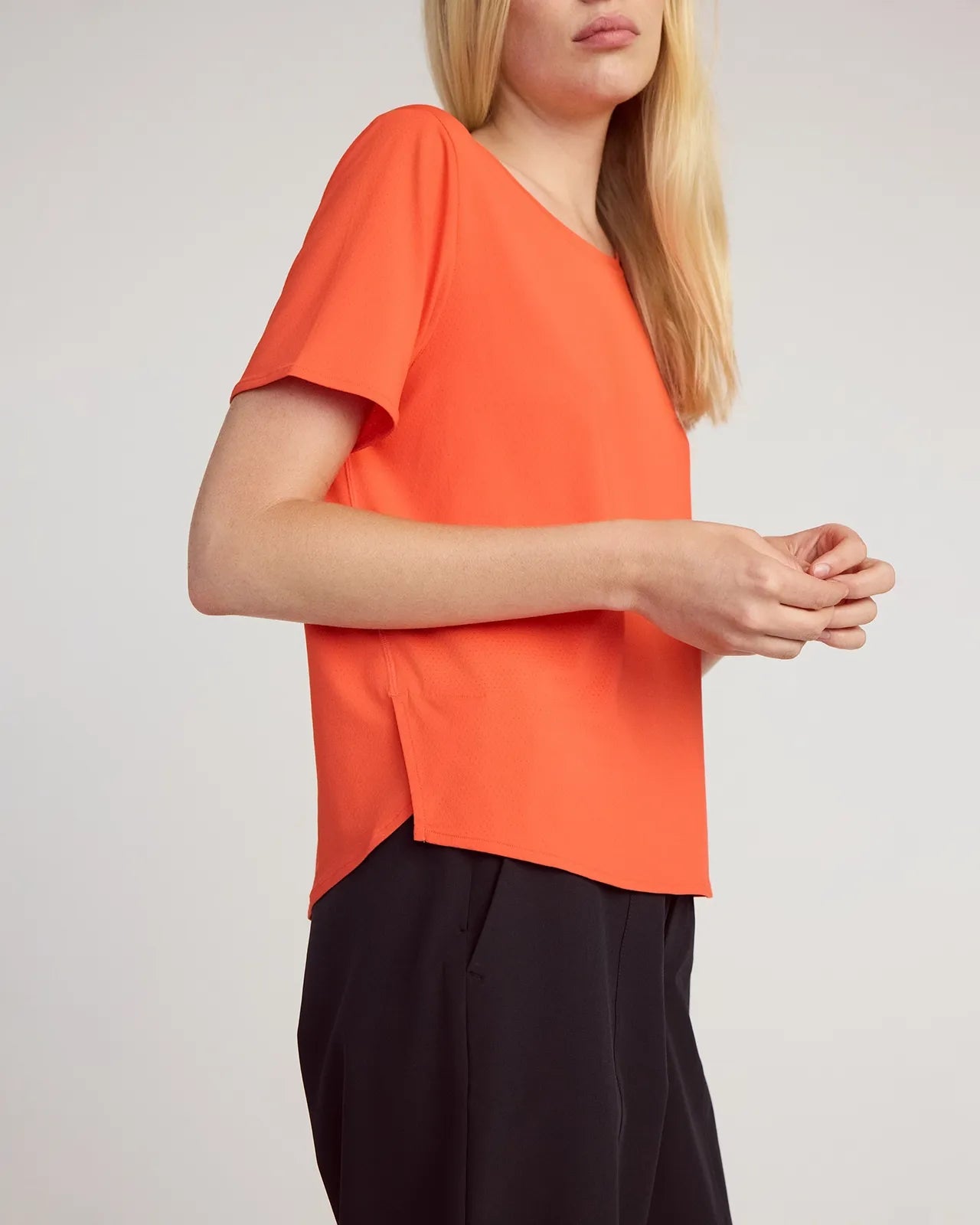 The Active Stretch GRS Certified Recycled Nylon Side Slits Tee - Cherry Tomato