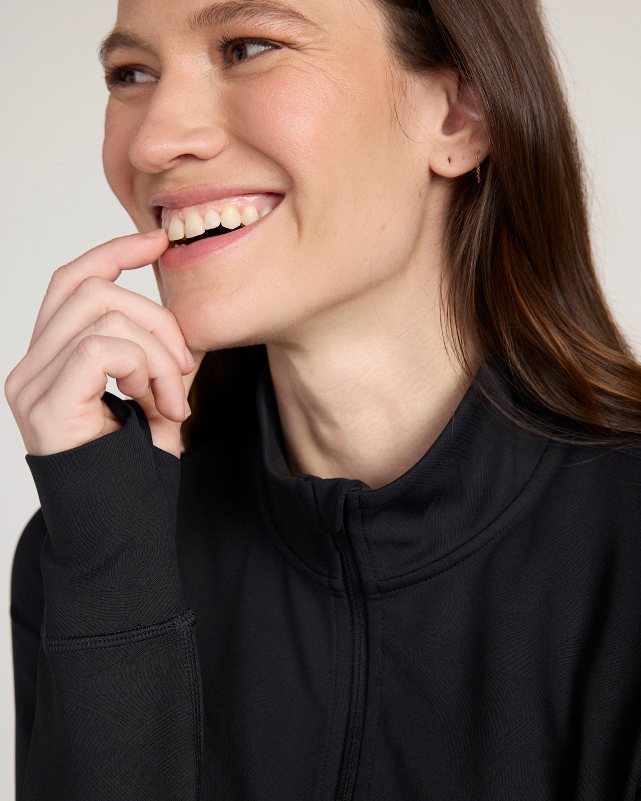 The Active Shadow Waves Jacquard Full Zip Jacket - Black