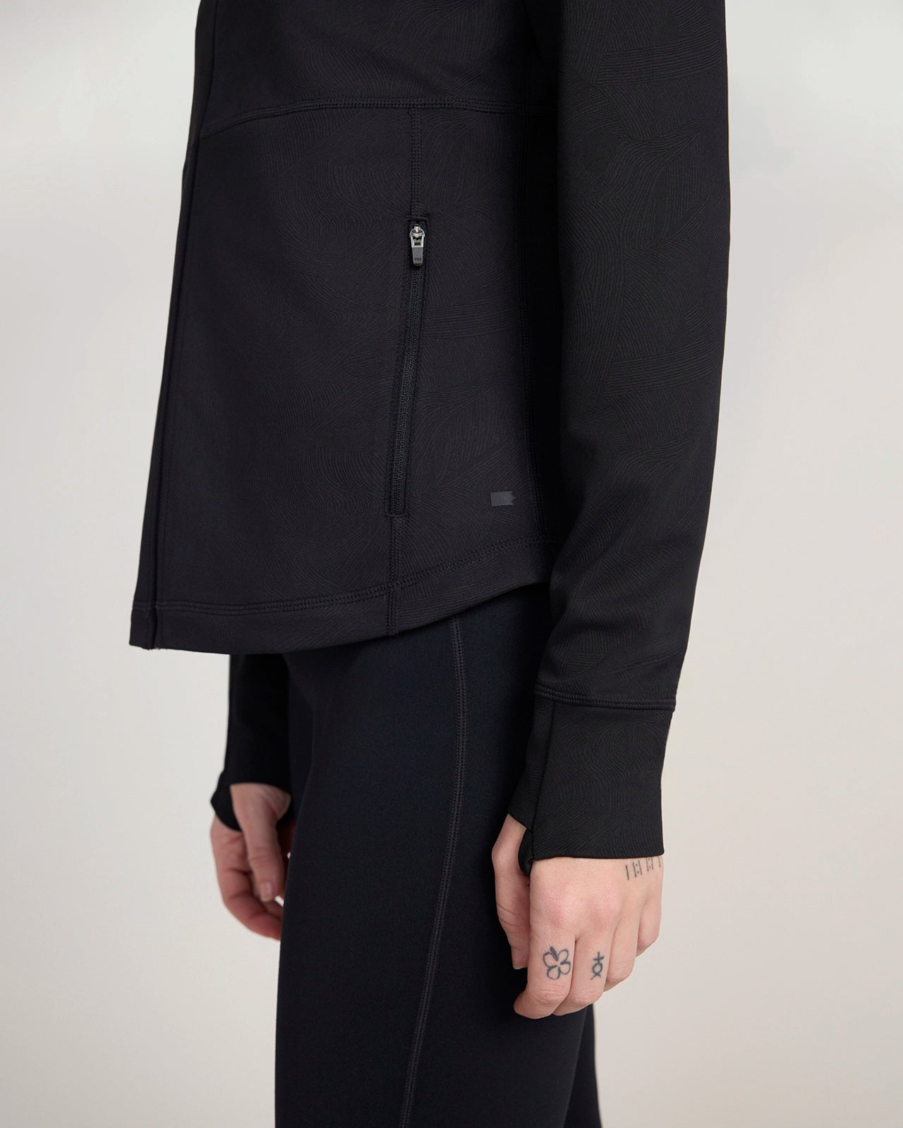 The Active Shadow Waves Jacquard Full Zip Jacket - Black