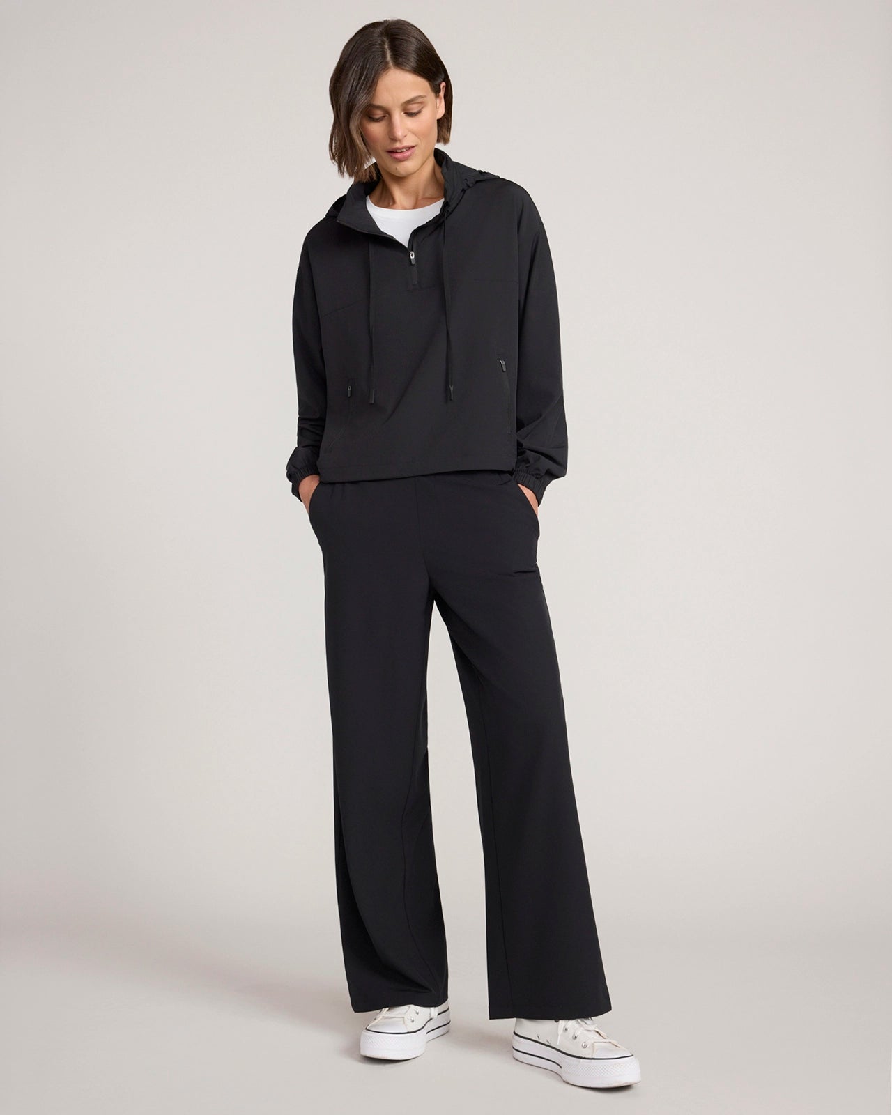 The Stretch Lightweight Run Popover Jacket - Black