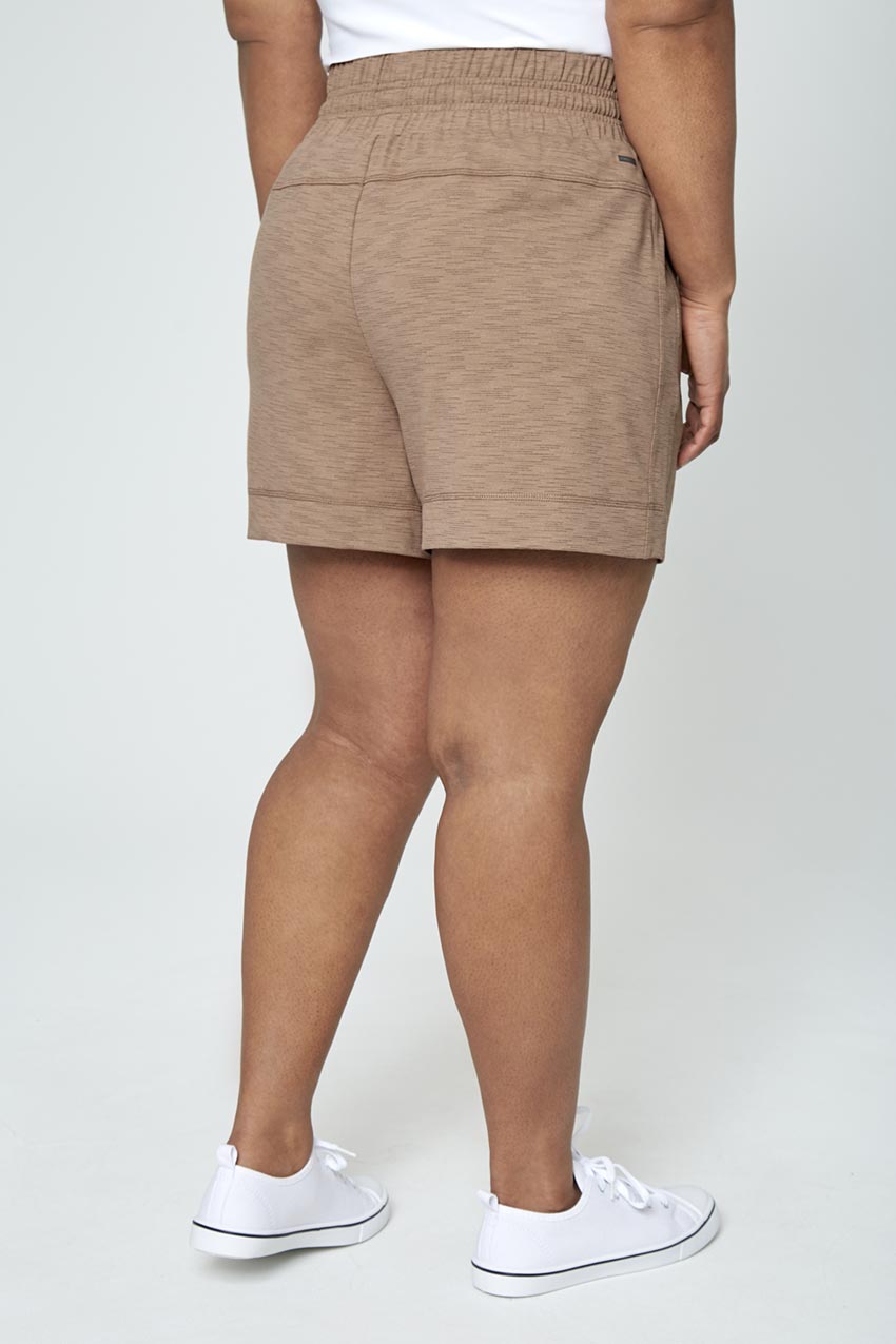 Women’s Long Mile Walking Short - Mocha Mousse