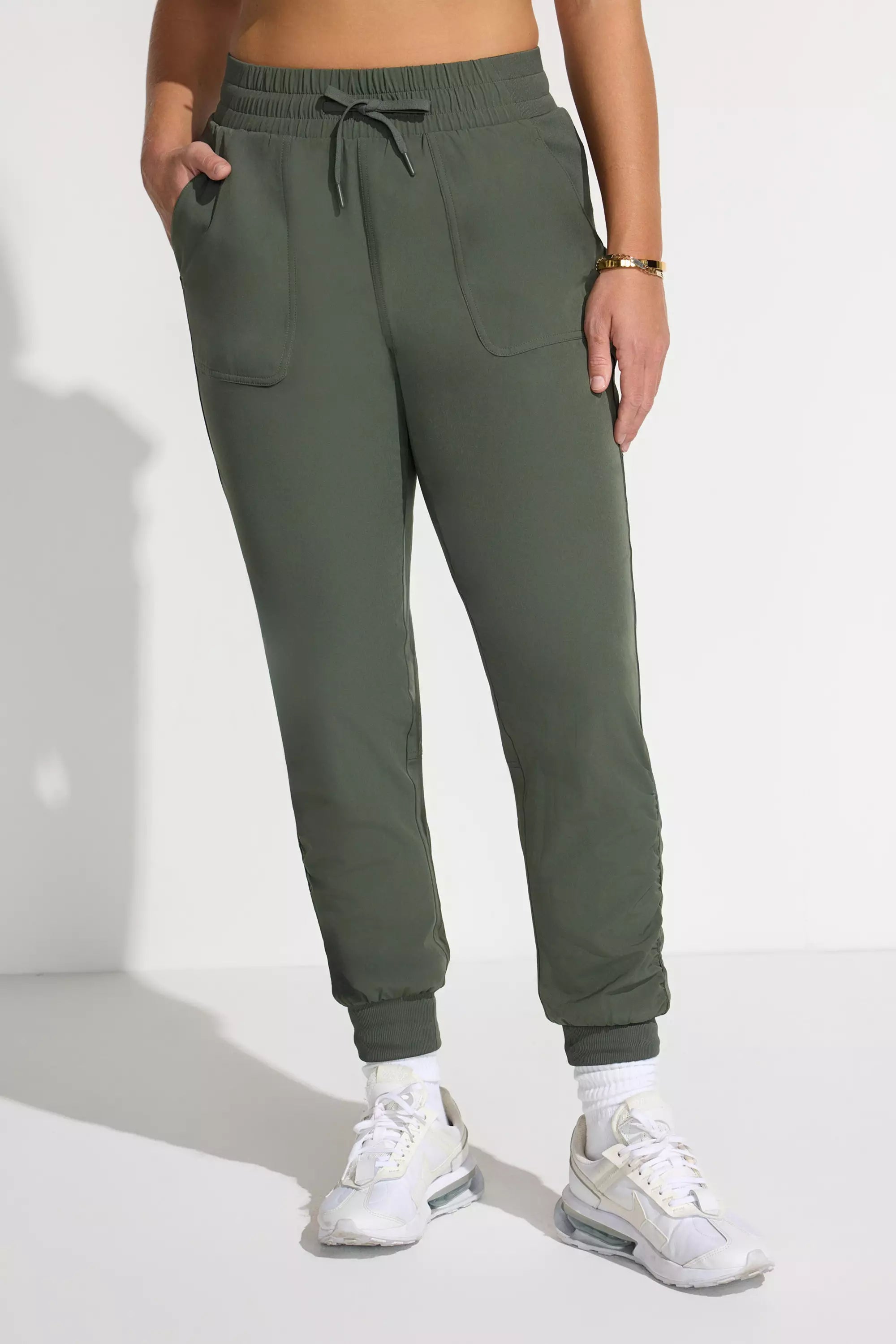Women’s Woven Ruched Pant - Green