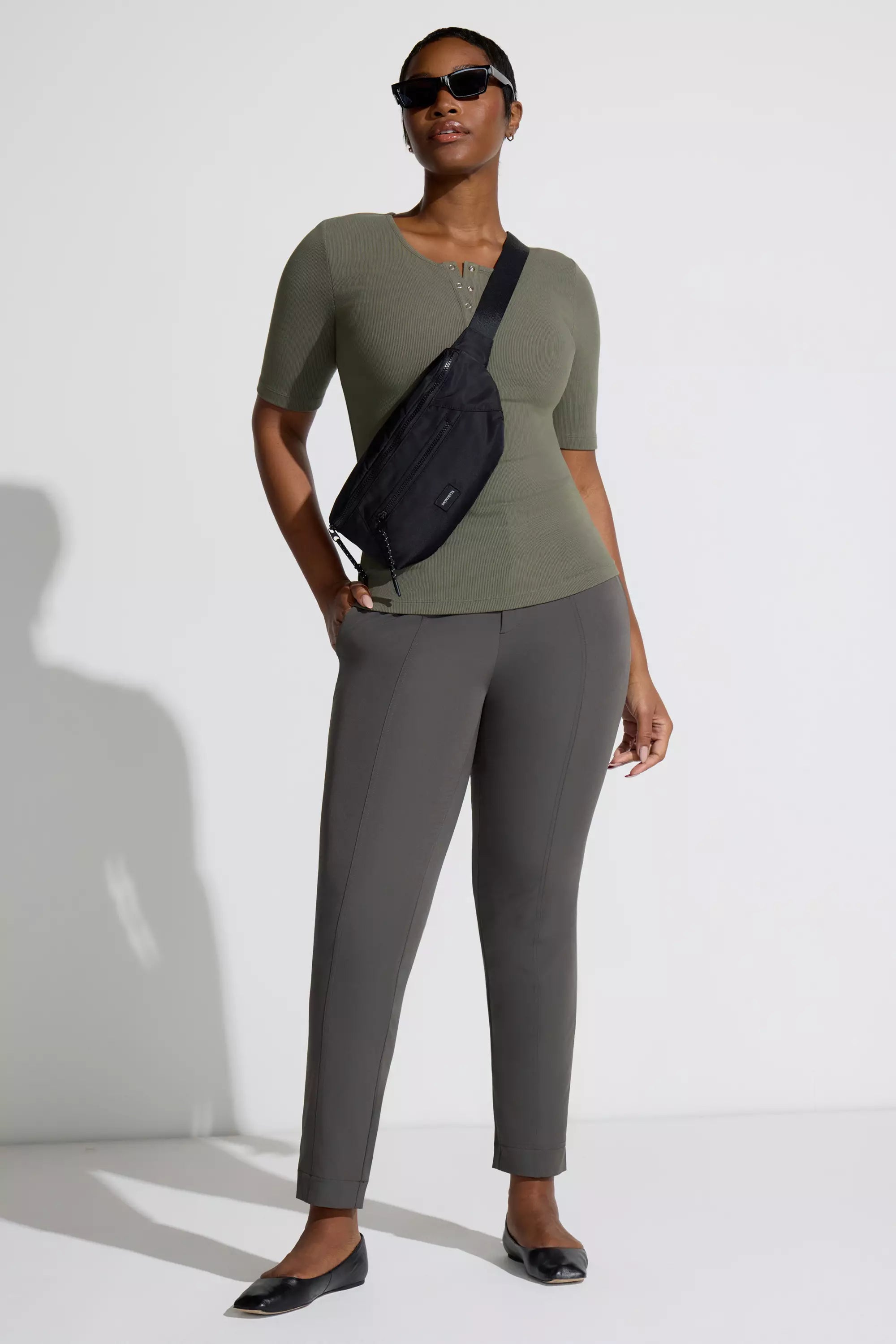 Women’s Woven Travel Pant