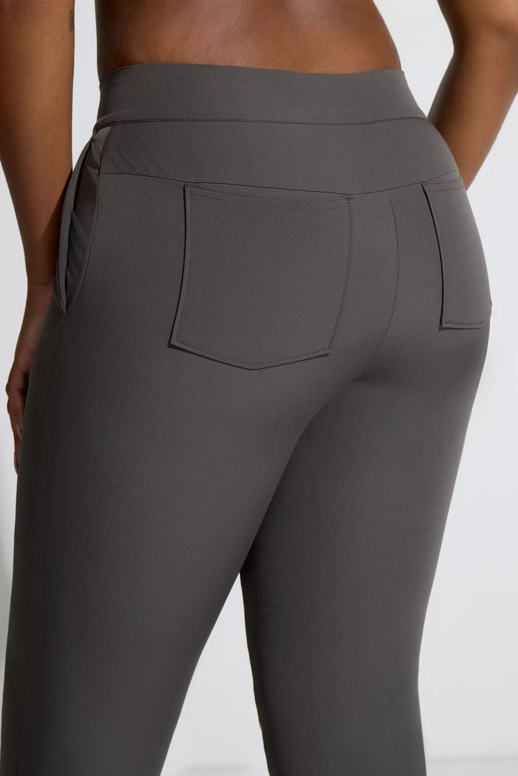 Women’s Woven Travel Pant