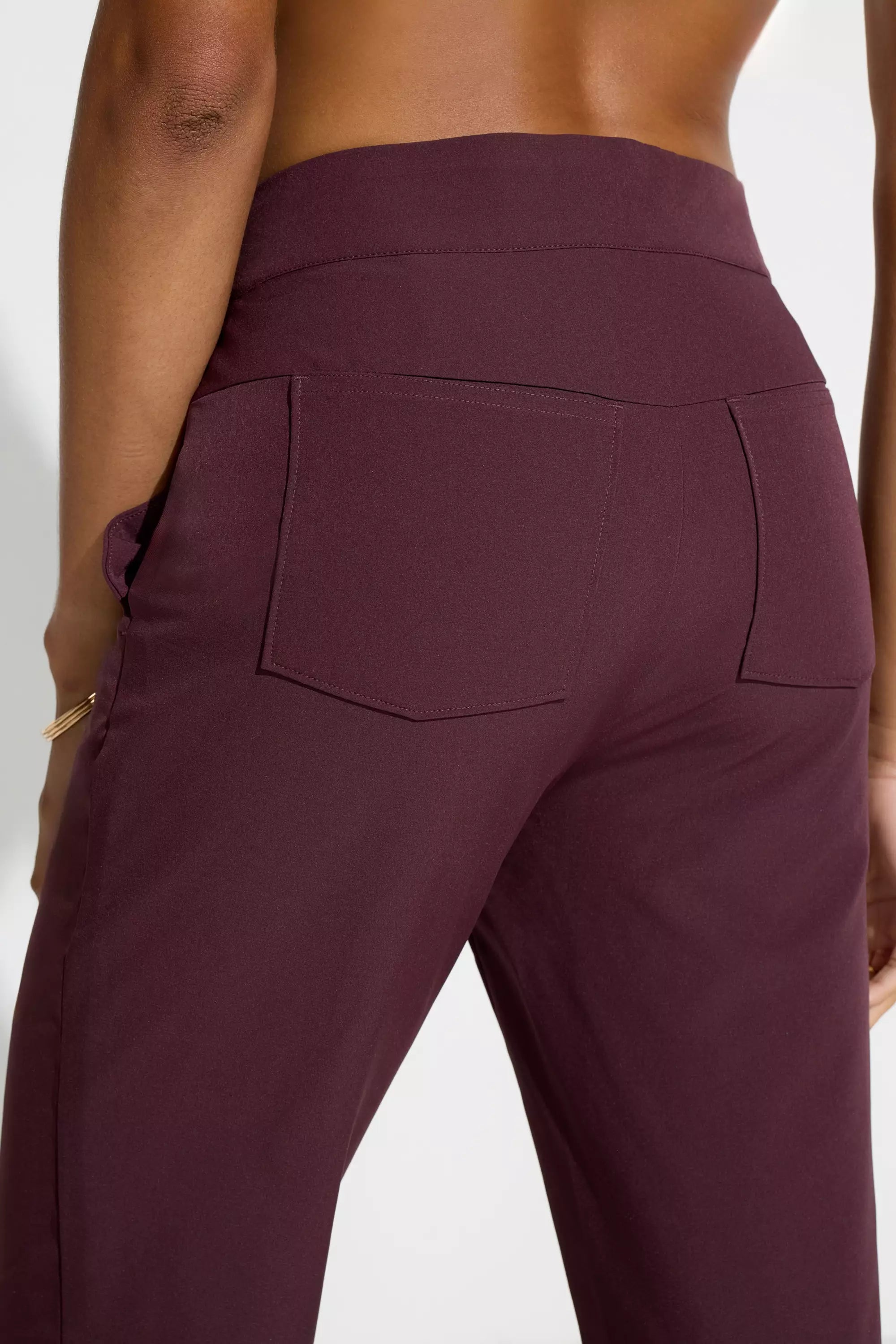 Women’s Woven Travel Pant