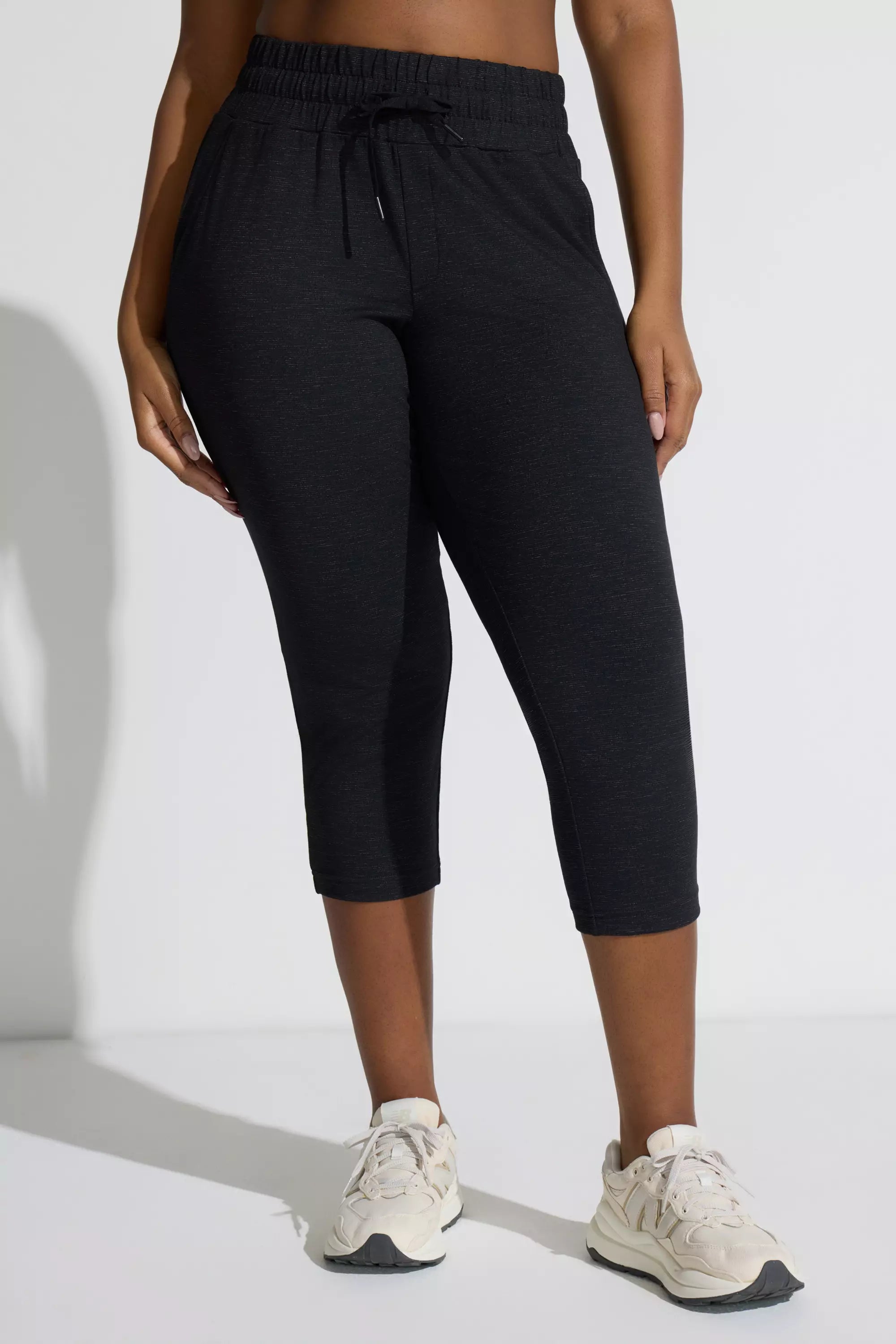 Women’s Capri Jogger - Black Combo