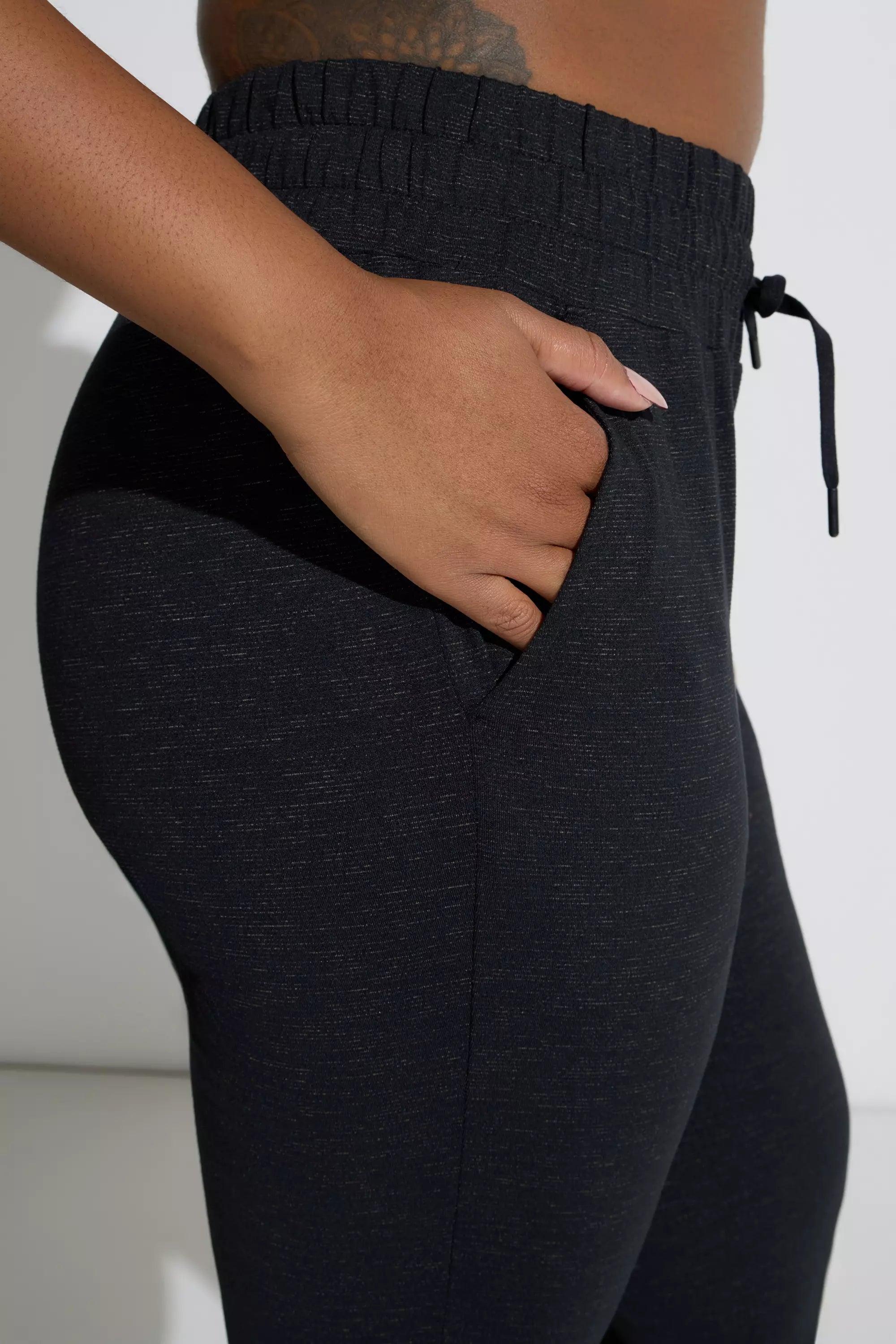 Women’s Capri Jogger - Black Combo
