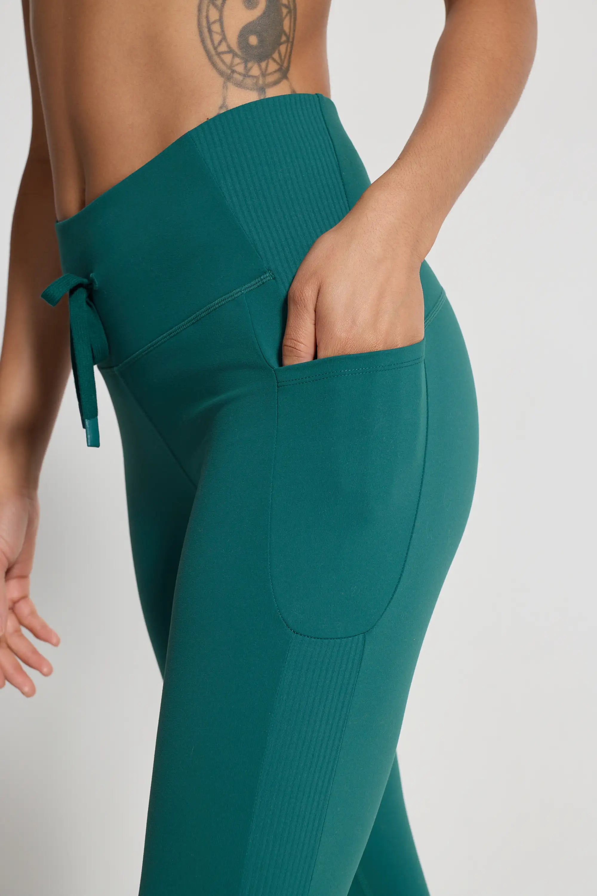 Women's Mixed Media Hike Legging - Green