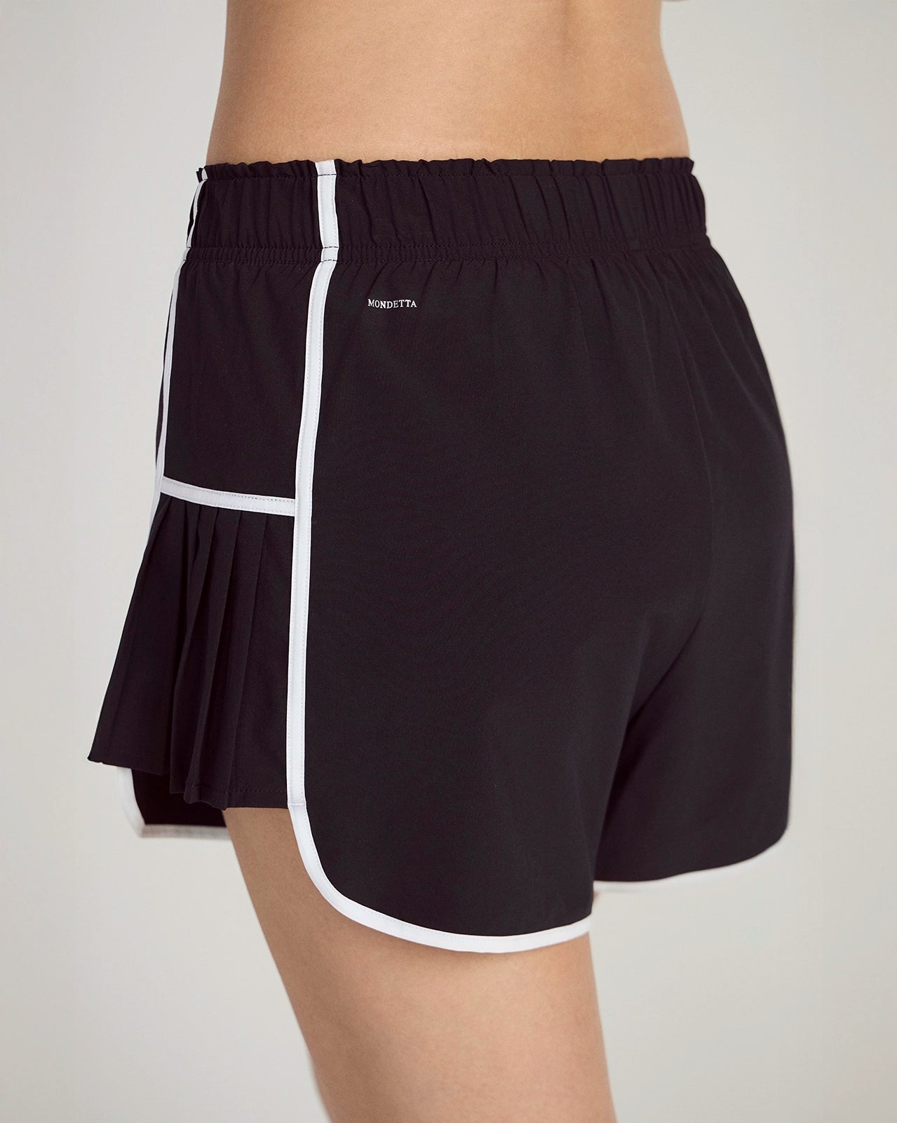 The Active Lightweight GRS Certified Recycled Polyester Side Pleat  2.5" Short - Black/White