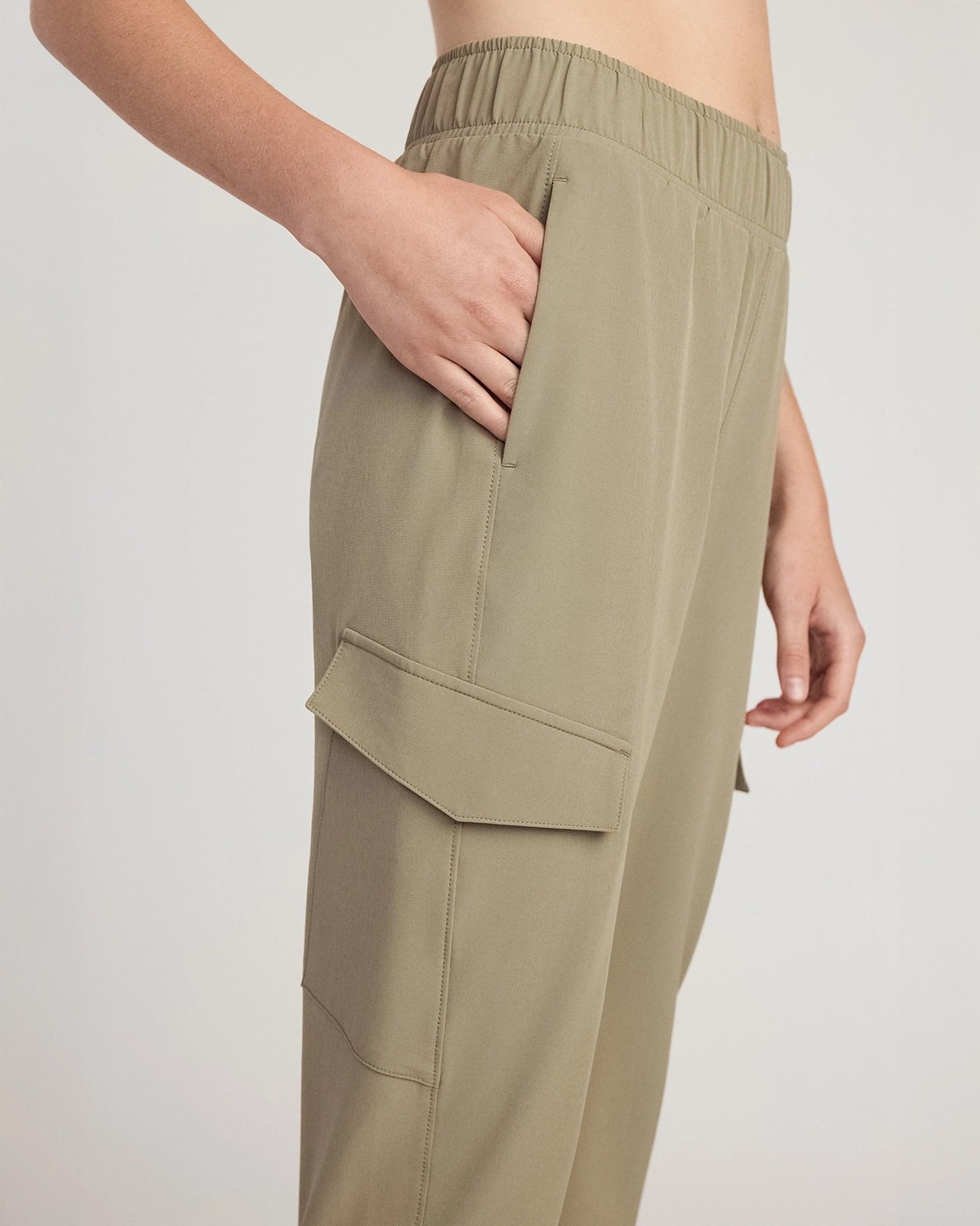 The Stretch Cargo GRS Certified Recycled Polyester Commuter Pant - Vetiver