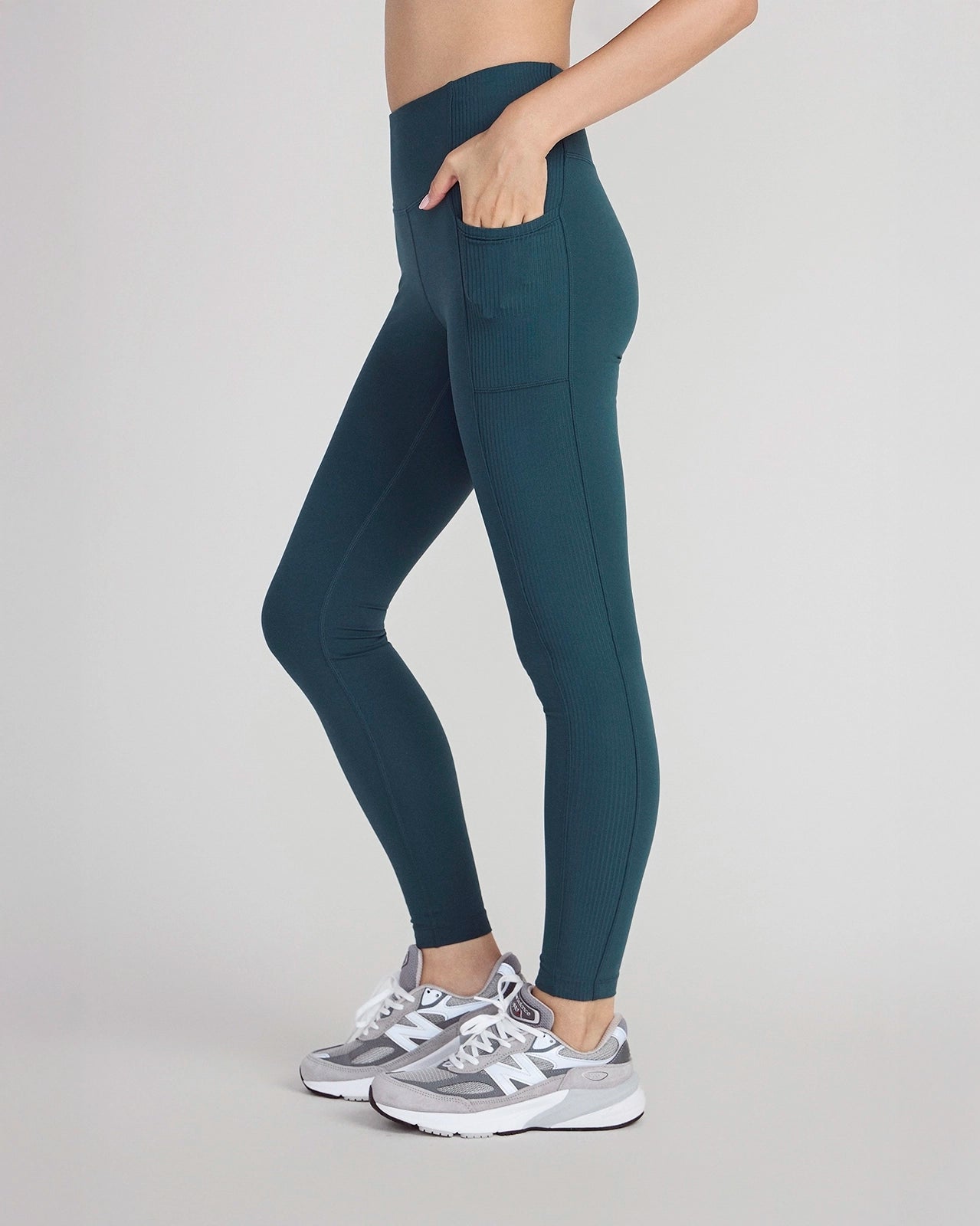 The Active Stretch GRS Certified Recycled Nylon Piping Detail Legging - Green