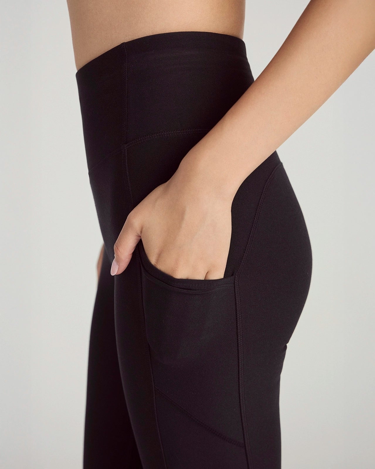 The Active Stretch GRS Certified Recycled Polyester Mesh Panel Legging - Black