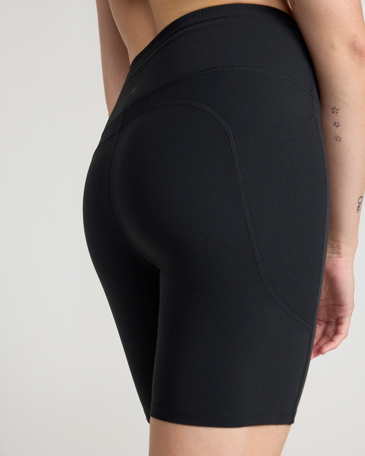 The Active GRS Recycled Nylon Curved Seams Biker Short