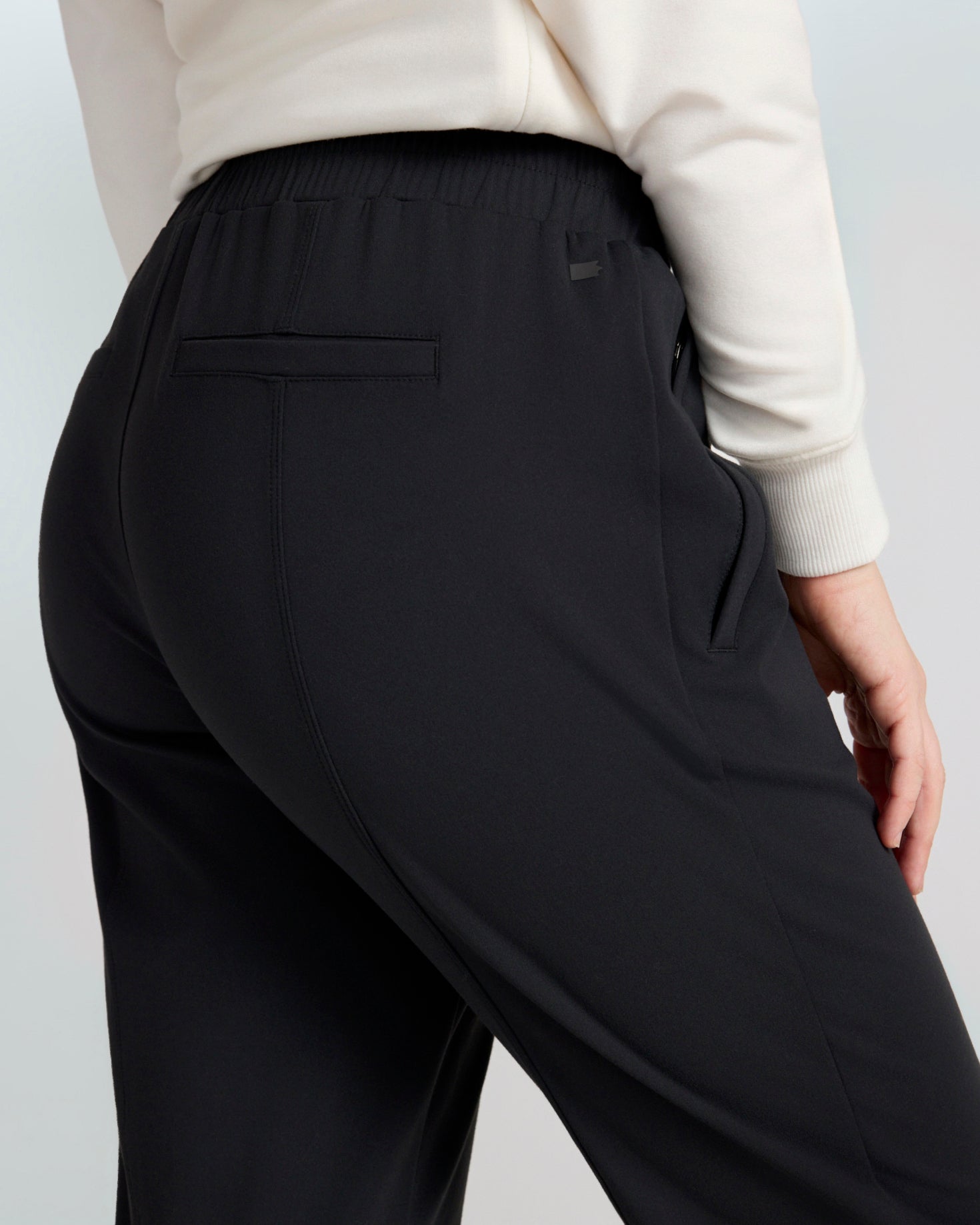 The Soft Stretch Weekend Pant - Black