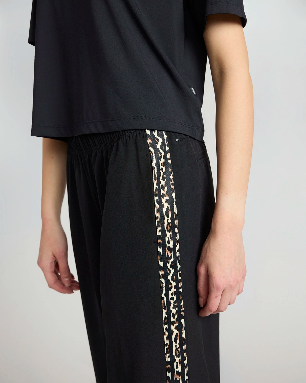 The Stretch Lightweight GRS Certified Recycled Poly Striped Tape Wide-Leg Pant - Black