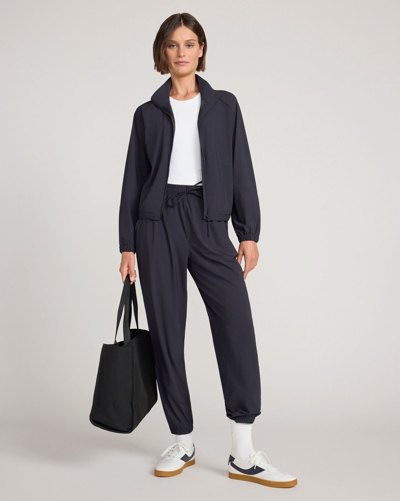 The Active Tricot Jogger - Black