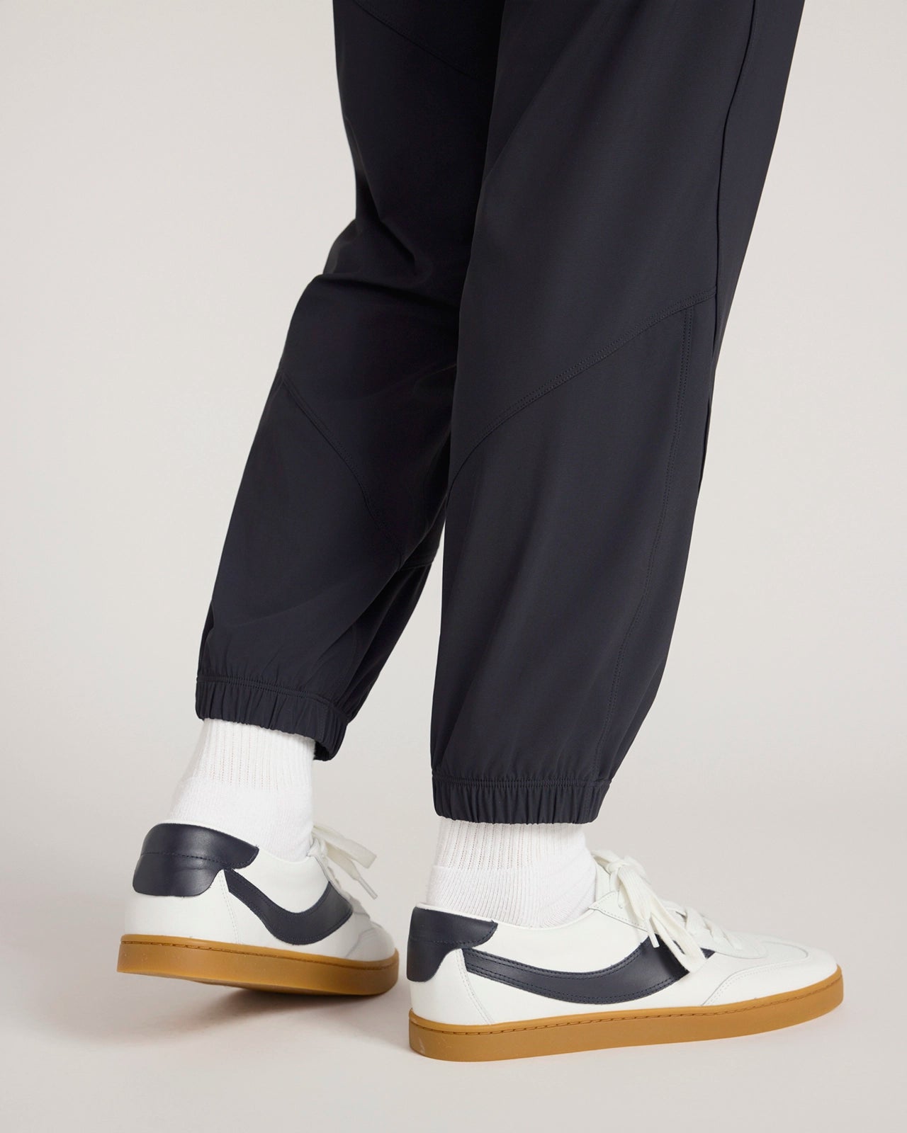 The Active Tricot Jogger - Black