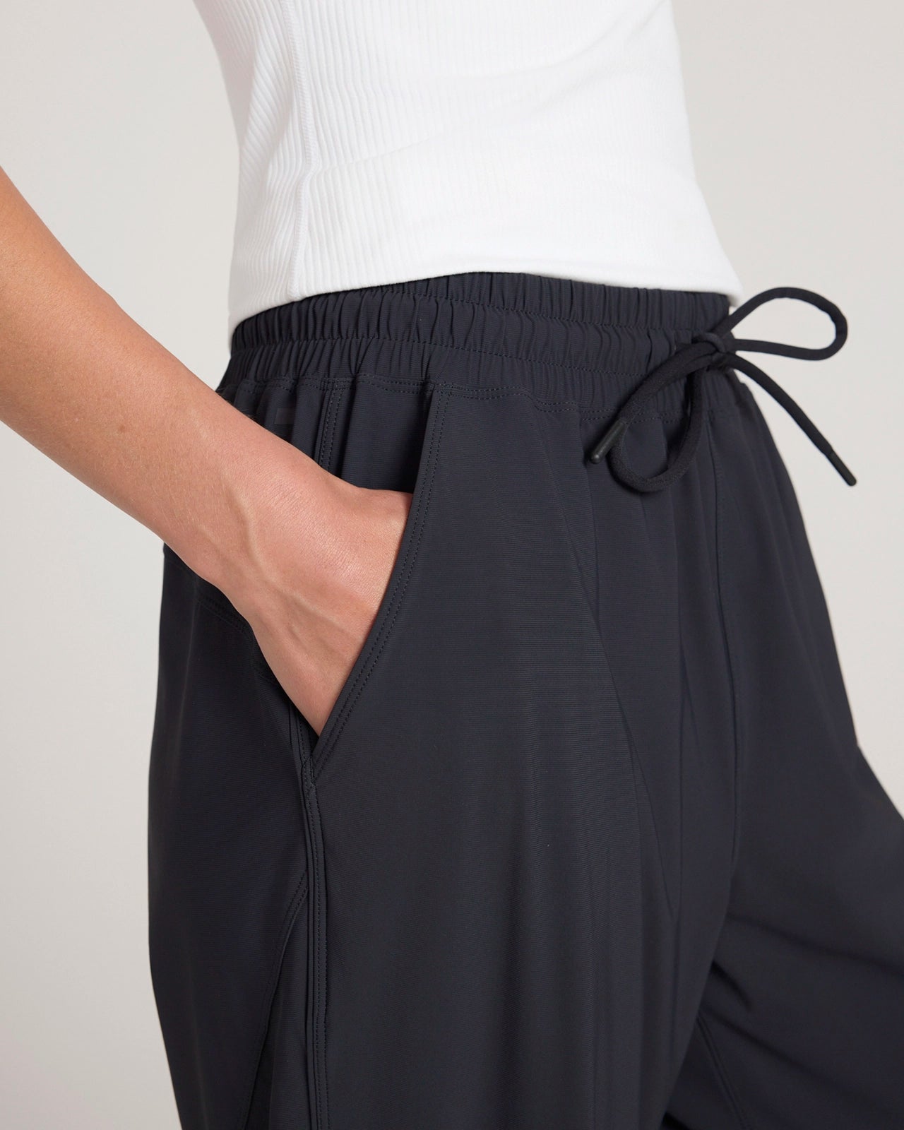 The Active Tricot Jogger - Black