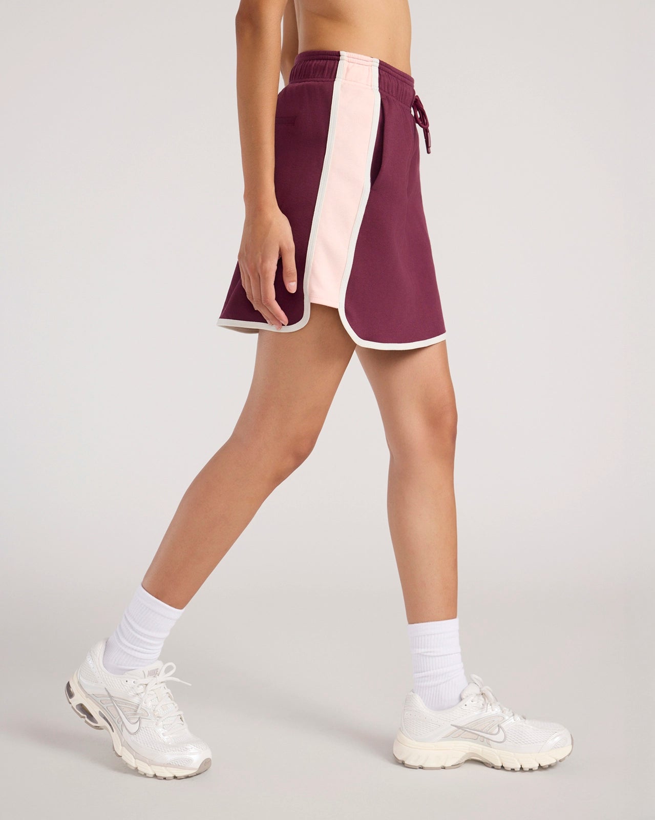 The Active Contrast Panel Pique Skort - Burgundy
