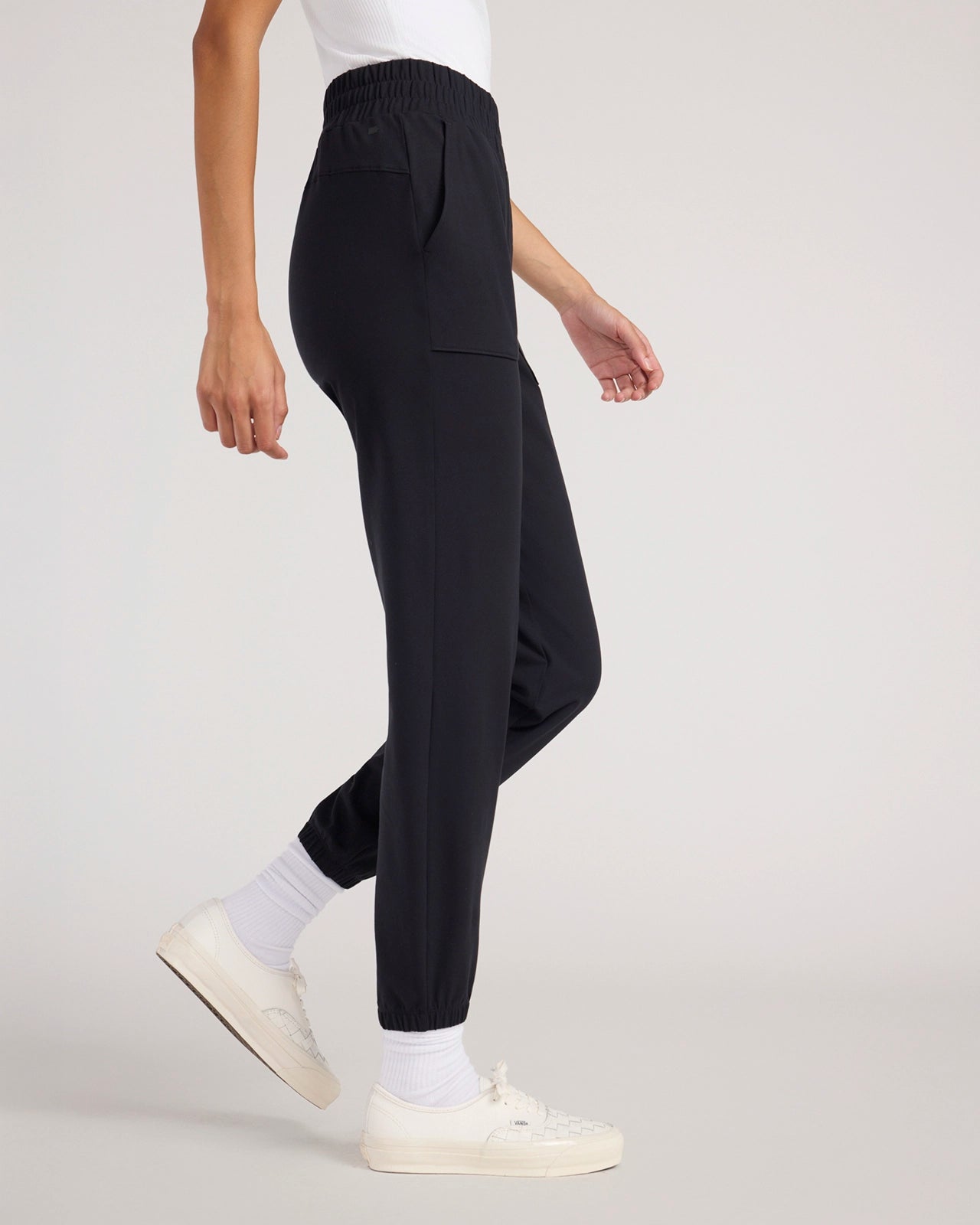 The Soft Stretch Peached Relaxed Jogger - Black