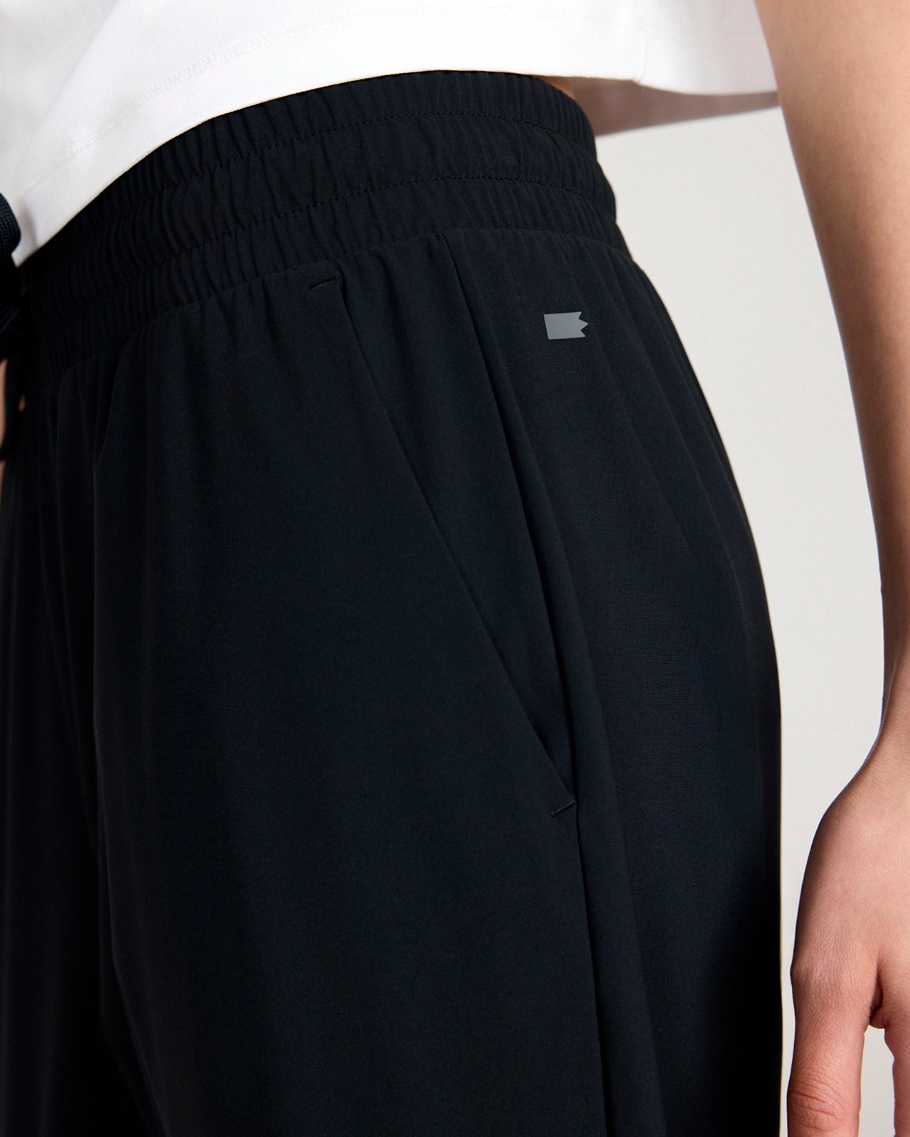 The Active Warp Knit Jogger - Black