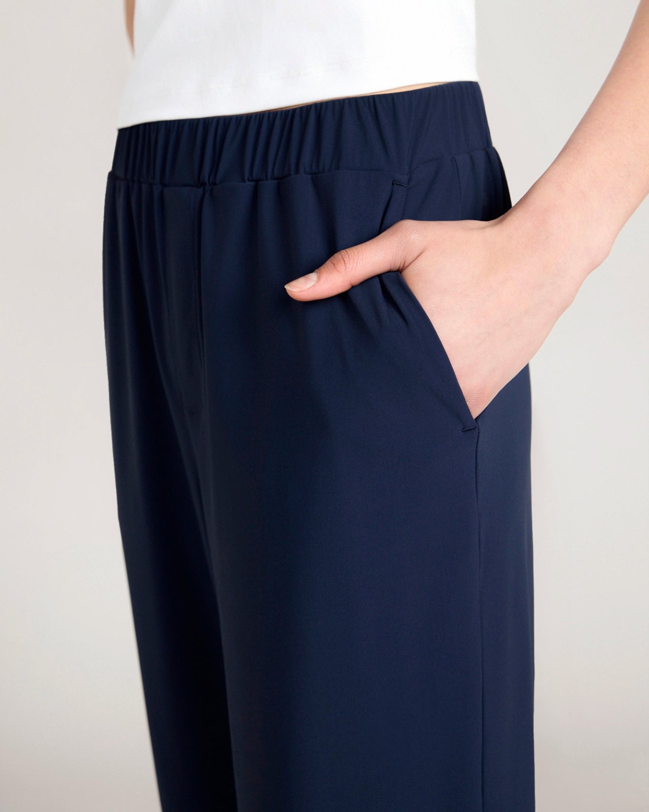 The Active Cropped Pant - Navy Blazer