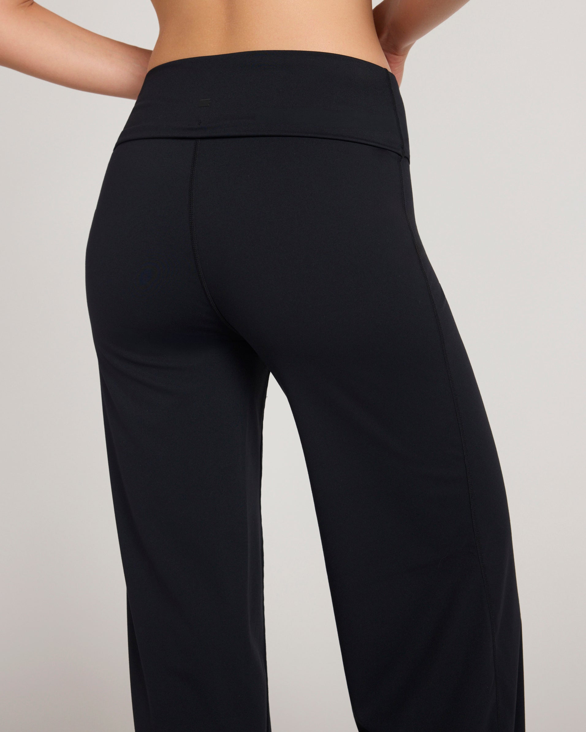 The Active Bubble Hem Pant - Black