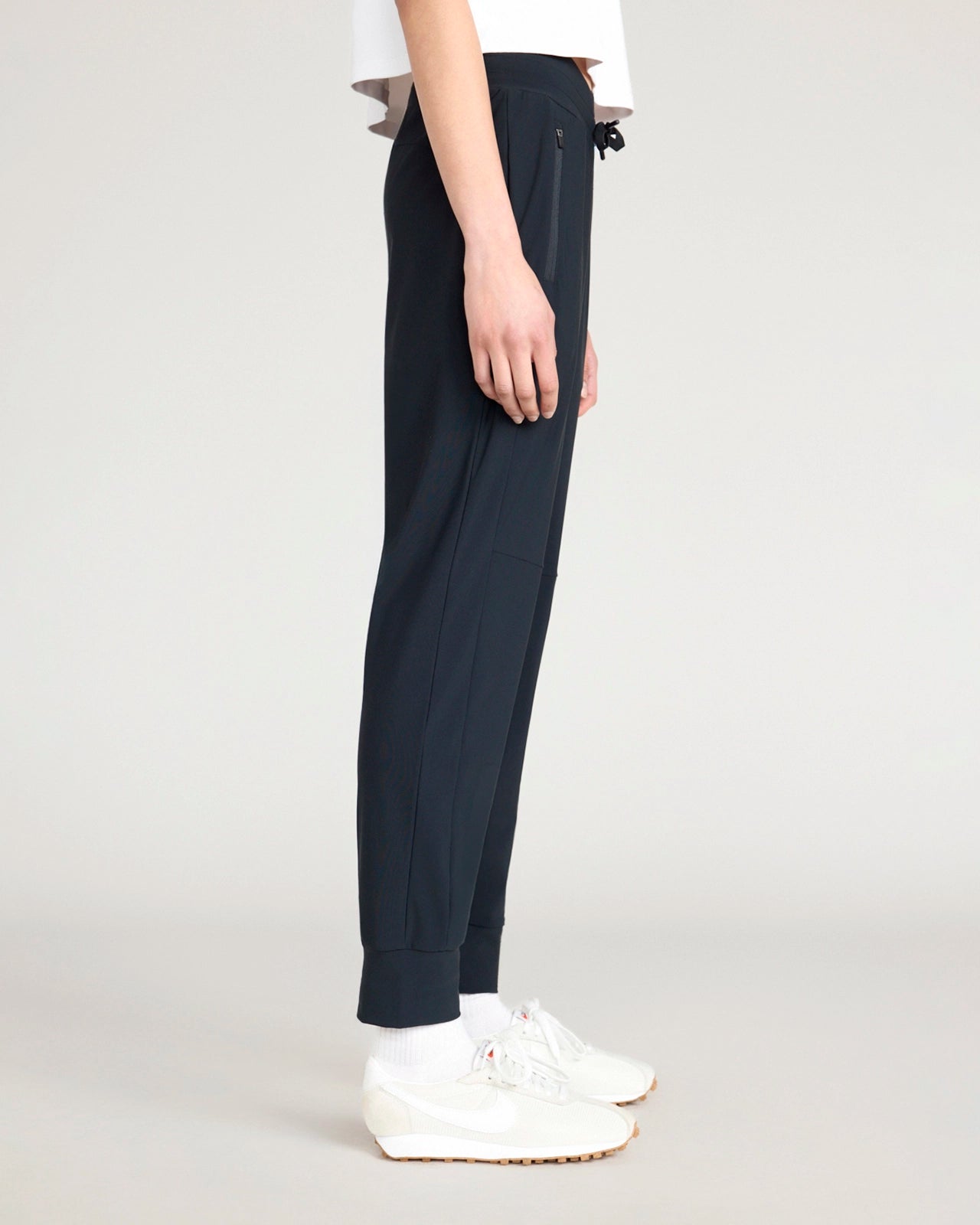 The Soft Stretch Carrot Leg Jogger - Black