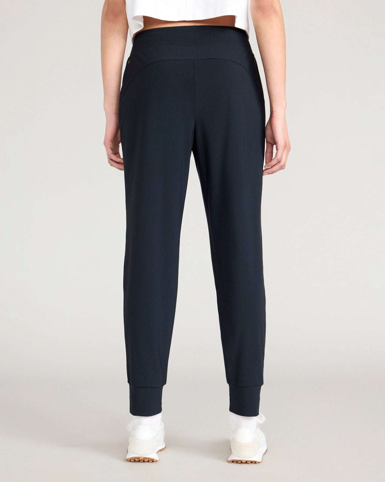 The Soft Stretch Carrot Leg Jogger - Black