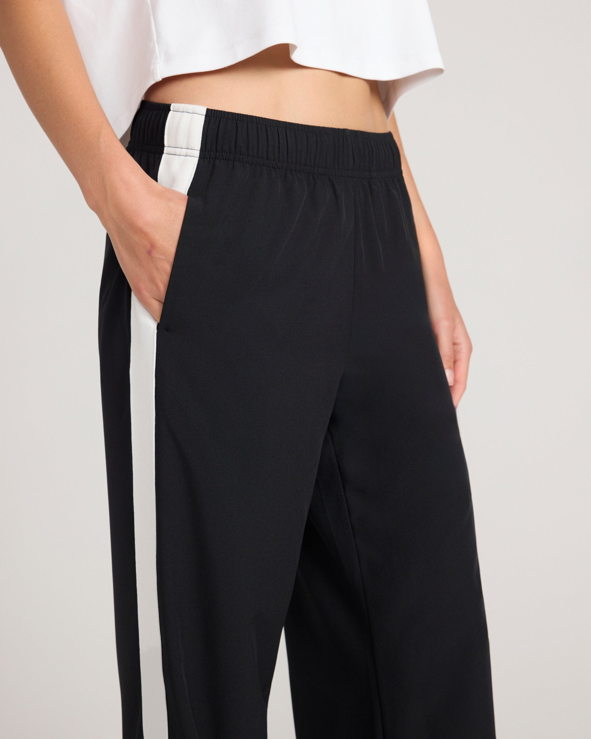 The Soft Stretch Weekender Wide Leg Pant - Black