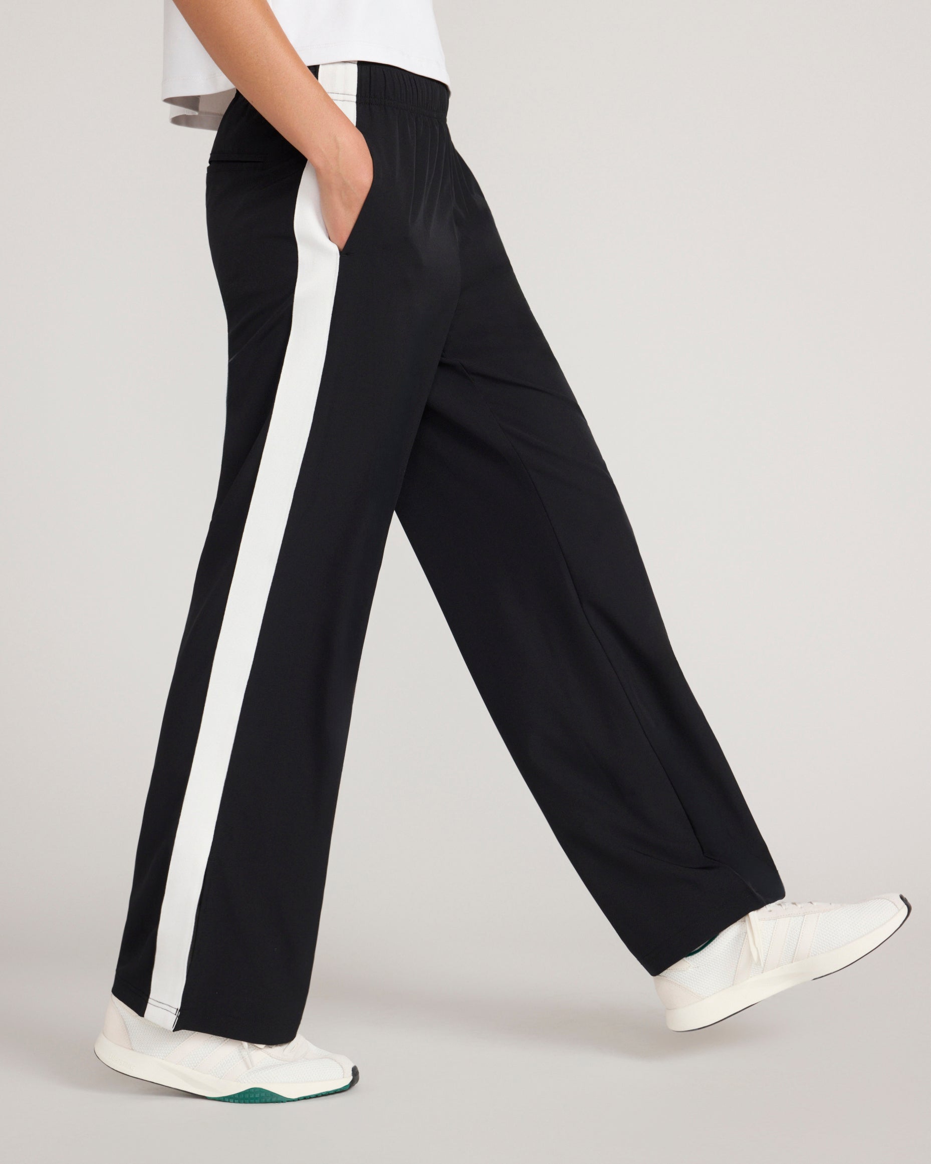 The Soft Stretch Weekender Wide Leg Pant - Black