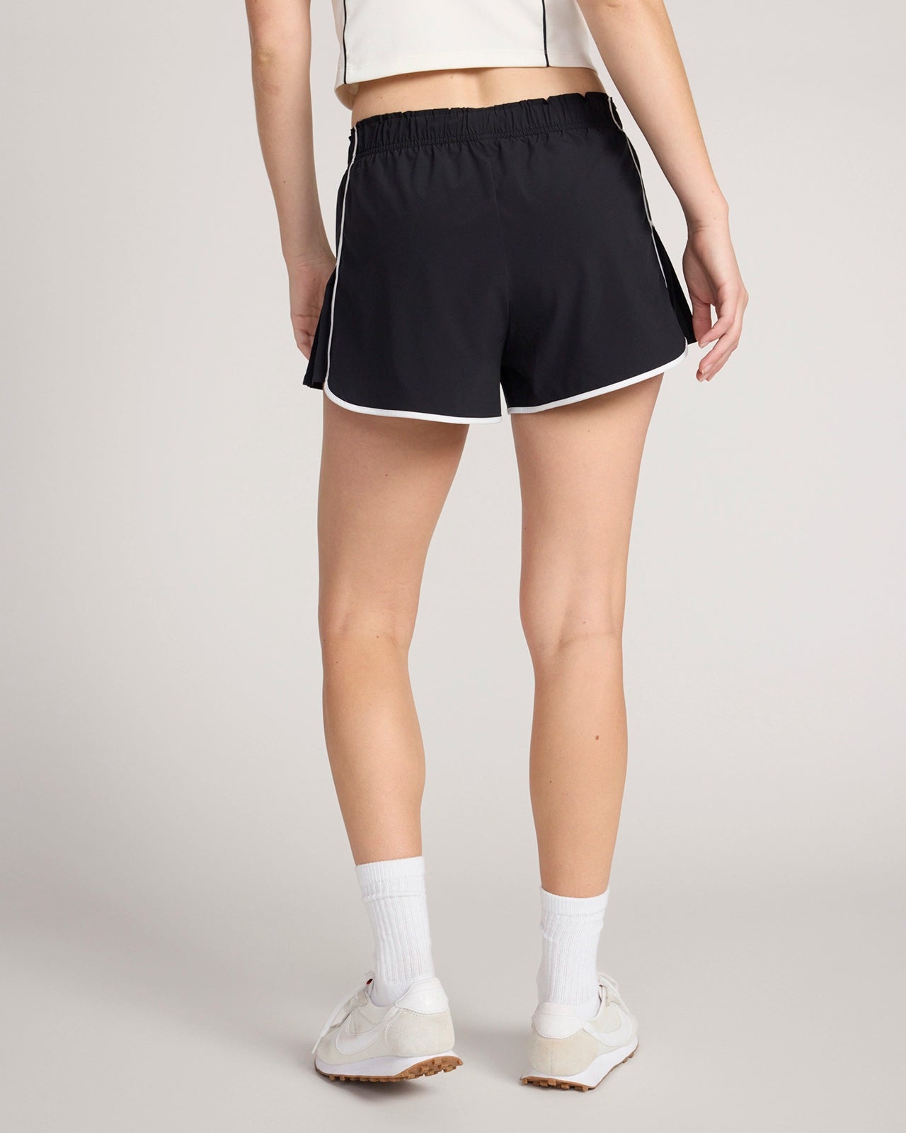 The Active Side Pleat Retro Short - Black