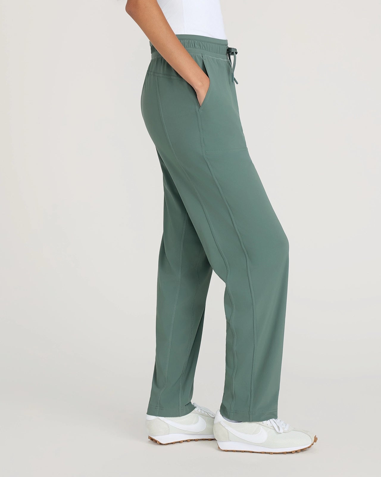 The Soft Stretch Warp Knit Cargo Pant - Green