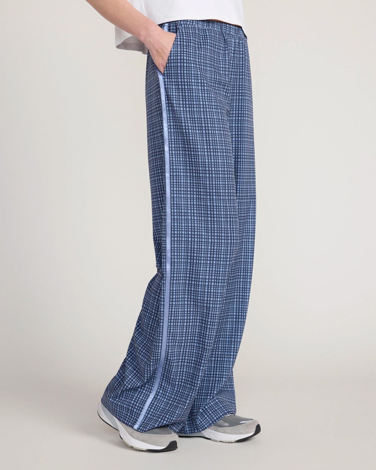 The Soft Stretch Shiny Tape Wide Leg Pant - Blue Plaid