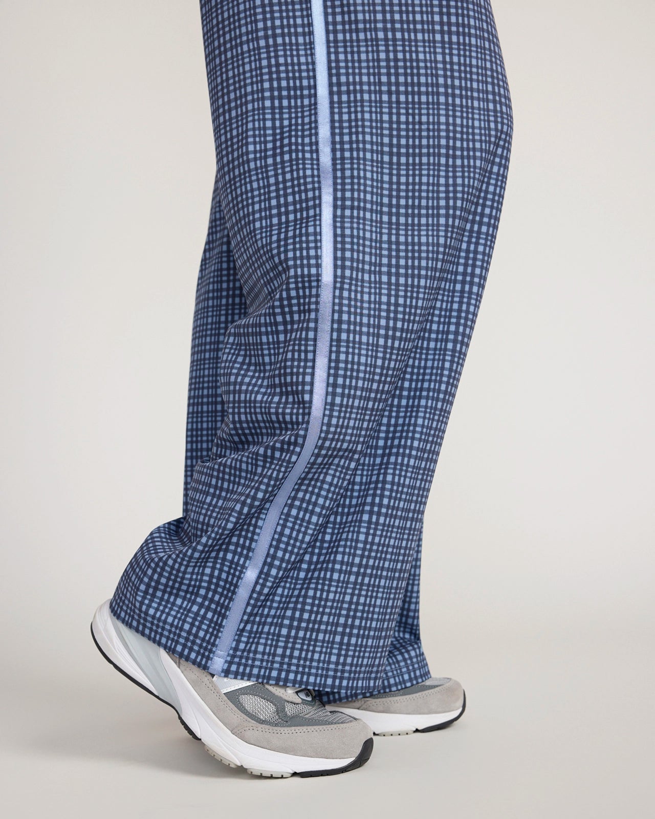 The Soft Stretch Shiny Tape Wide Leg Pant - Blue Plaid
