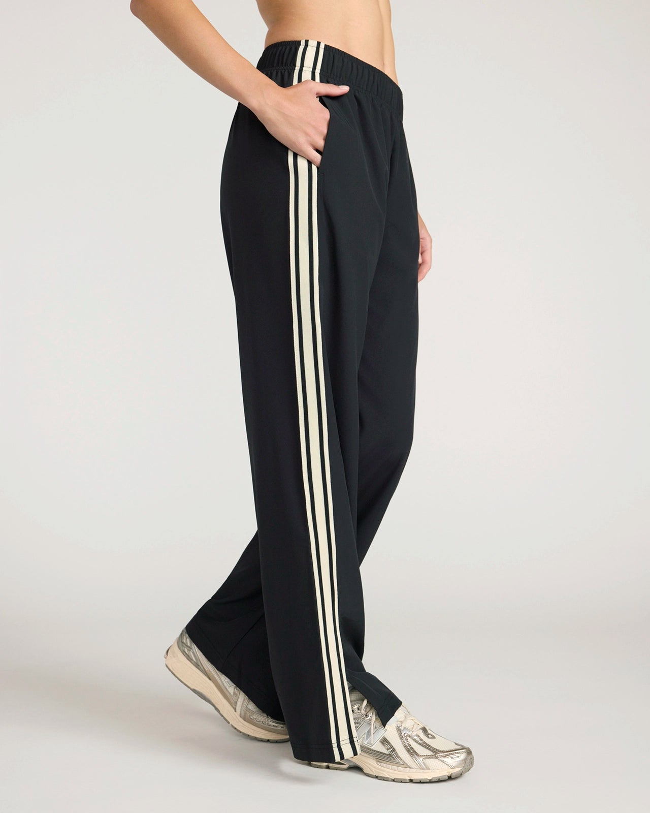 For general description, go to 'Main Product Description' region - The Soft Stretch Weekender Wide Leg Pant - Black