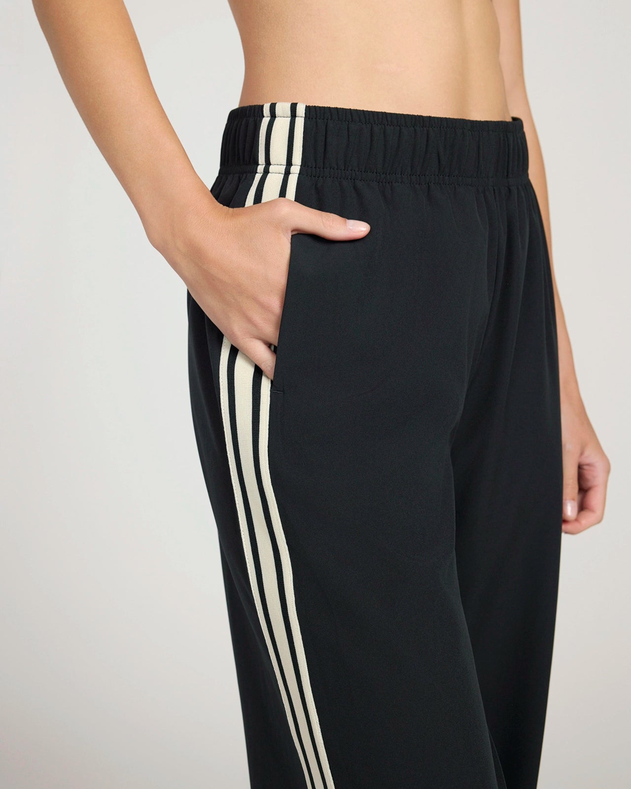 The Soft Stretch Weekender Wide Leg Pant - Black