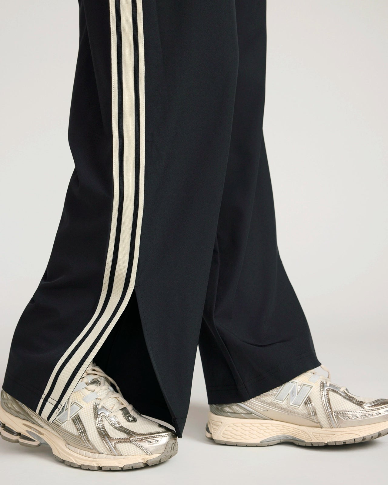 The Soft Stretch Weekender Wide Leg Pant - Black