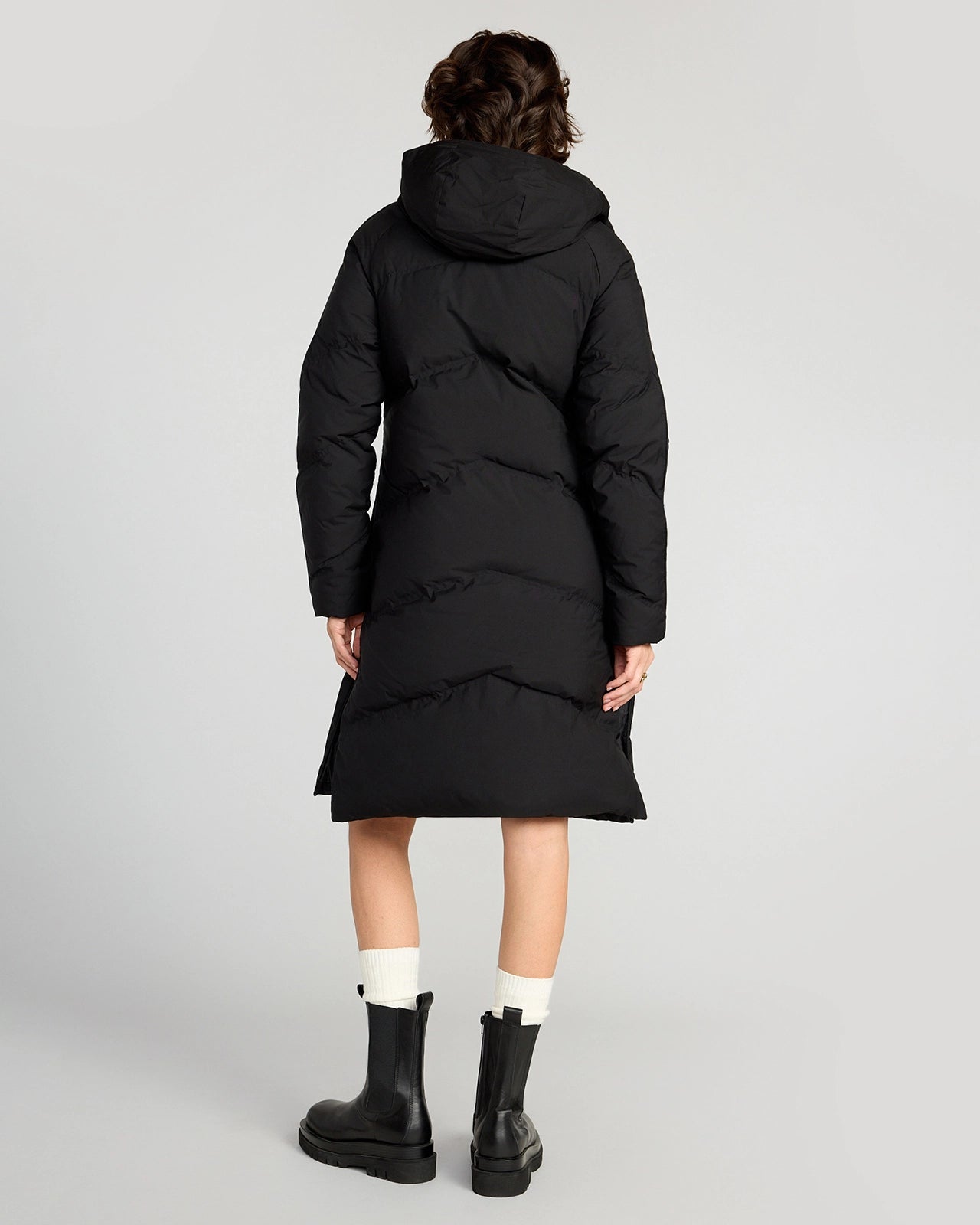 The RDS 700 Fill Power GRS Certified Recycled Poly Chevron-Quilted Parka - Black