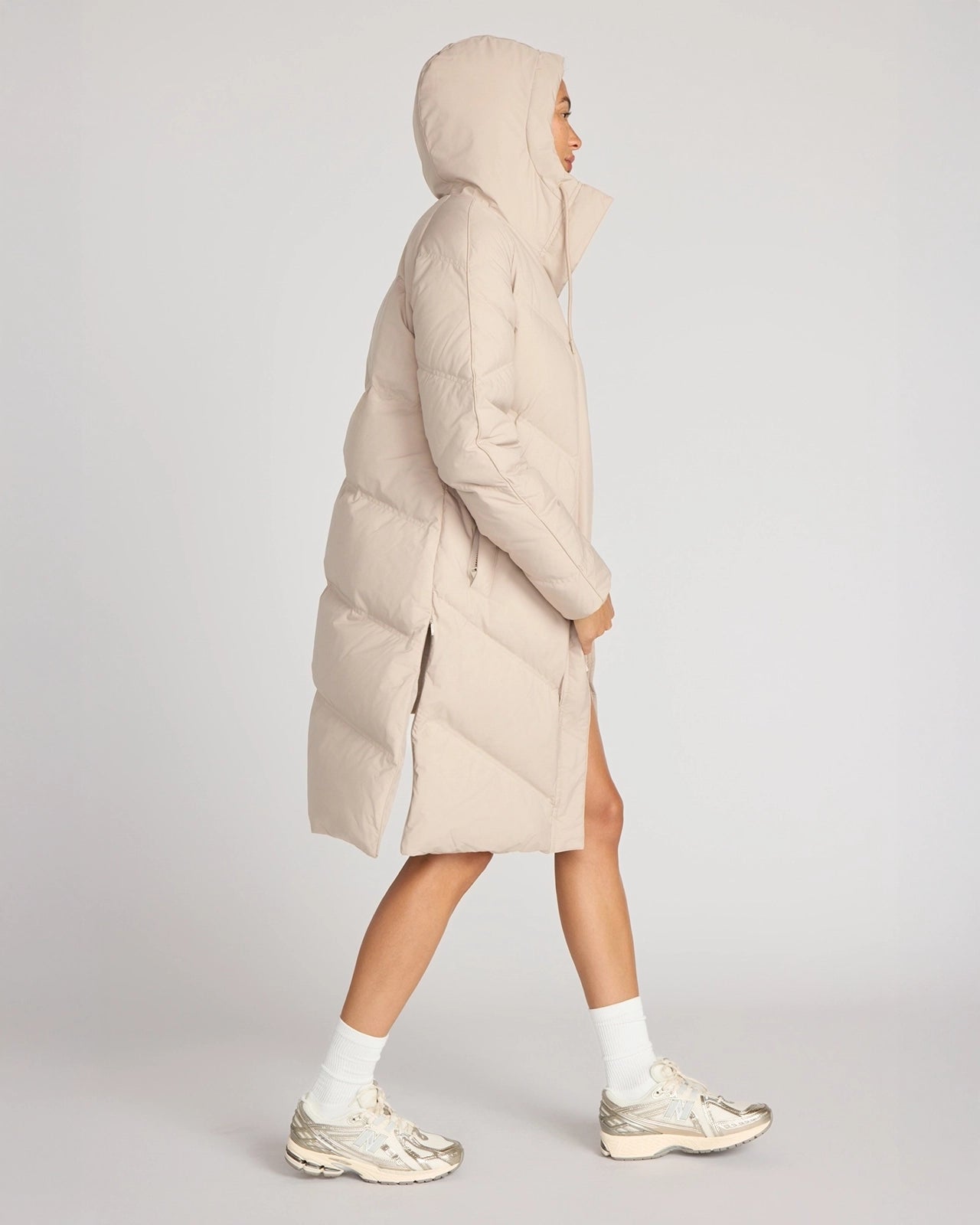 The RDS 700 Fill Power GRS Certified Recycled Poly Chevron-Quilted Parka - Light Beige