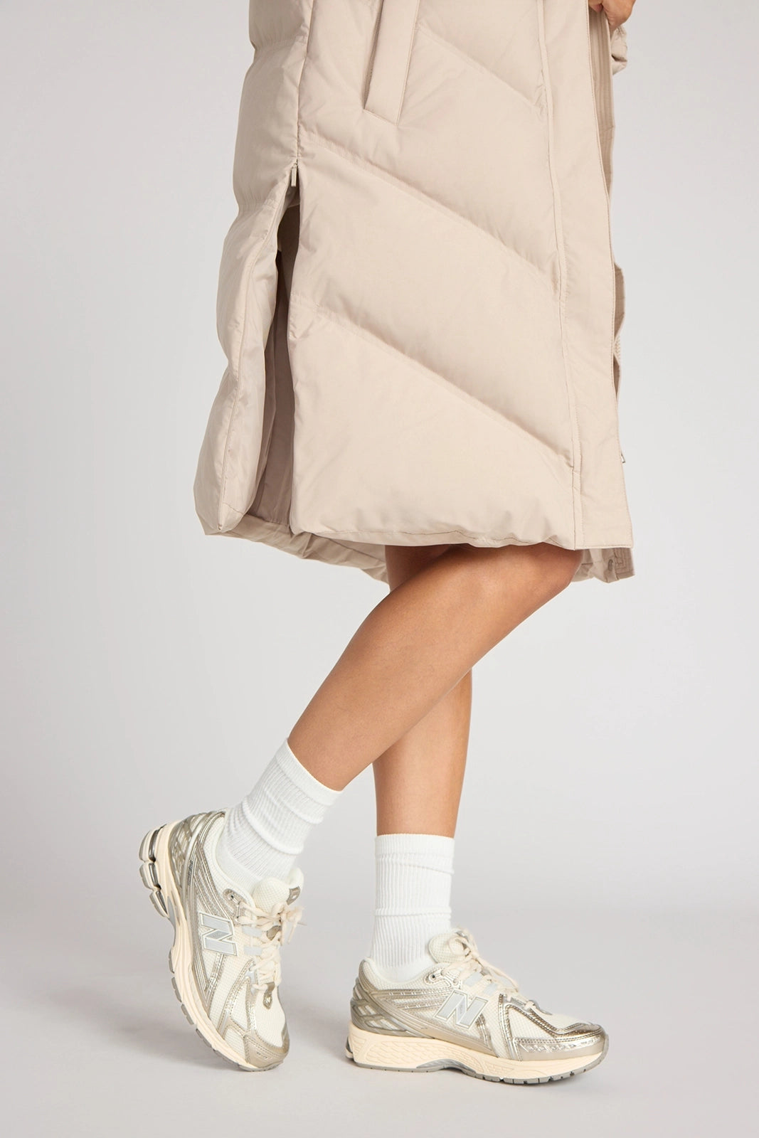 The RDS 700 Fill Power GRS Certified Recycled Poly Chevron-Quilted Parka - Light Beige