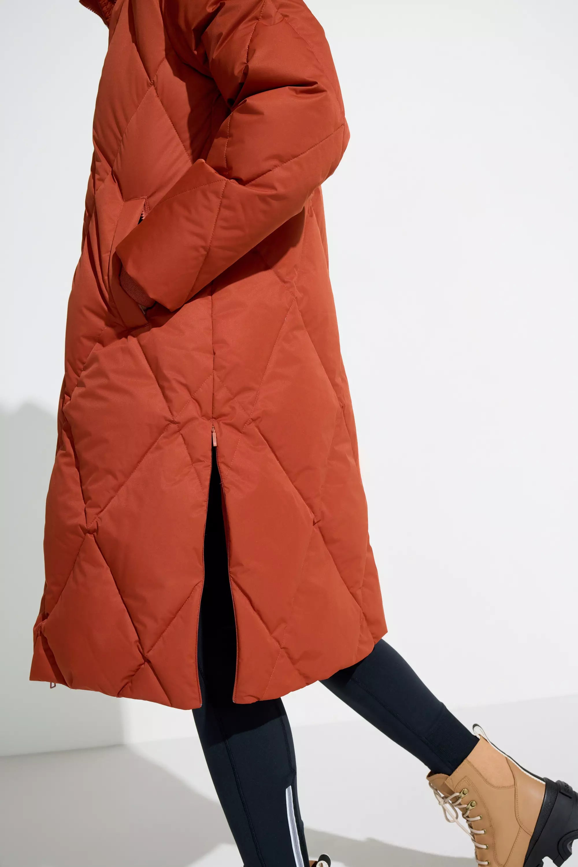 Women’s Diamond Quilt Long Down Parka - Red