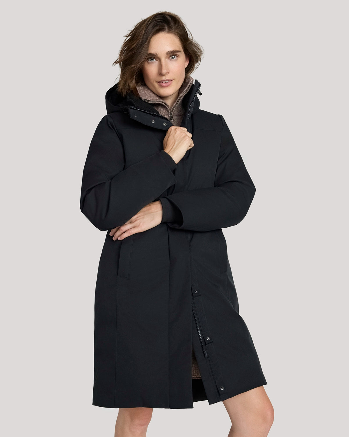 The Travel Maxi Cleanline Parka - Black
