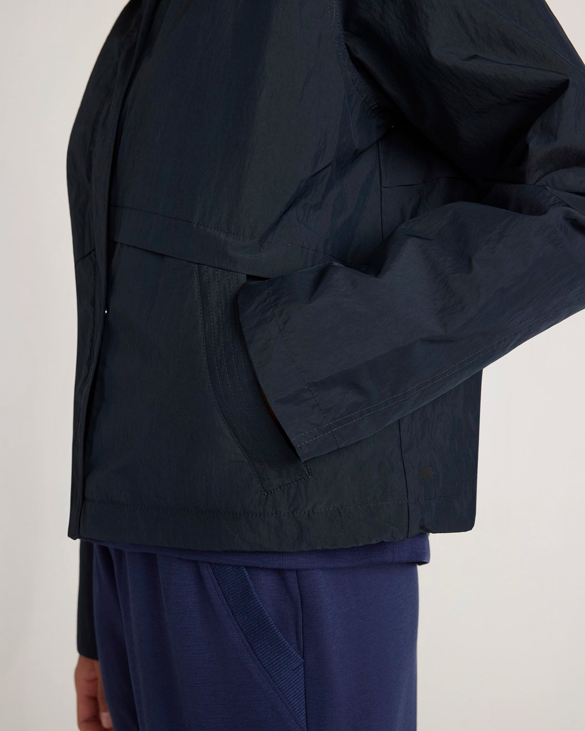 The Travel Outdoor Short Jacket - Black