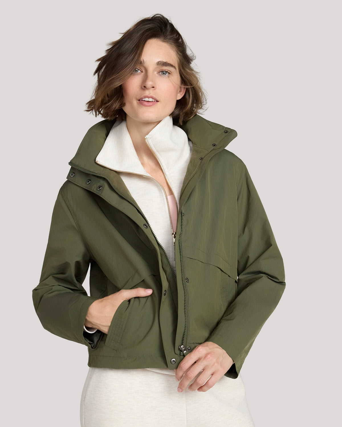 The Travel Outdoor Short Jacket - Kalamata Green